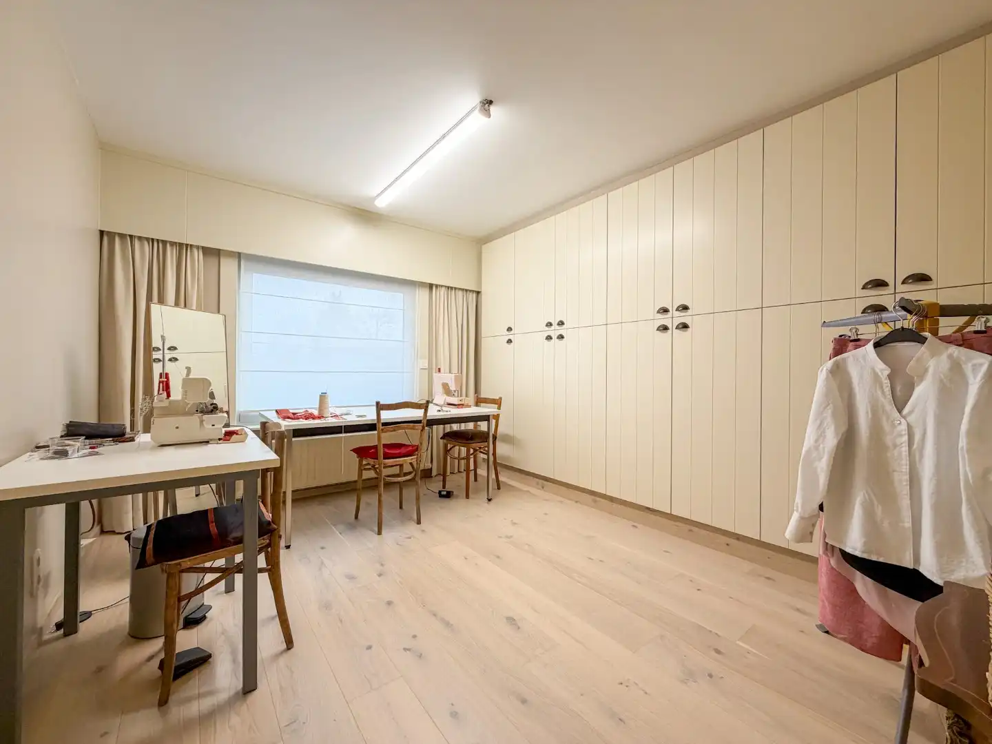 Prachtige gezinswoning met mooie tuin en bijgebouw, instapklaar afgewerkt, Torhout. foto 25