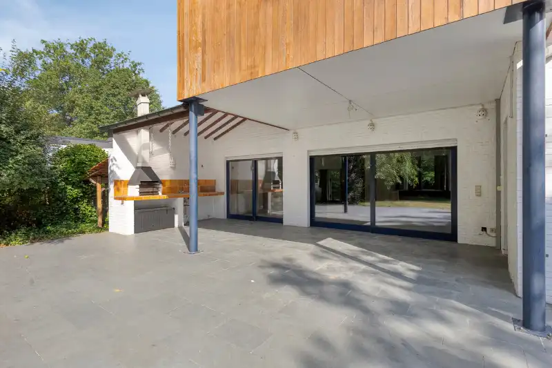 Villa met bewoonbare oppervlakte van 350m2 prachtig en rustig gelegen op perceel van 18a14 nabij het centrum van Bonheiden. foto 9