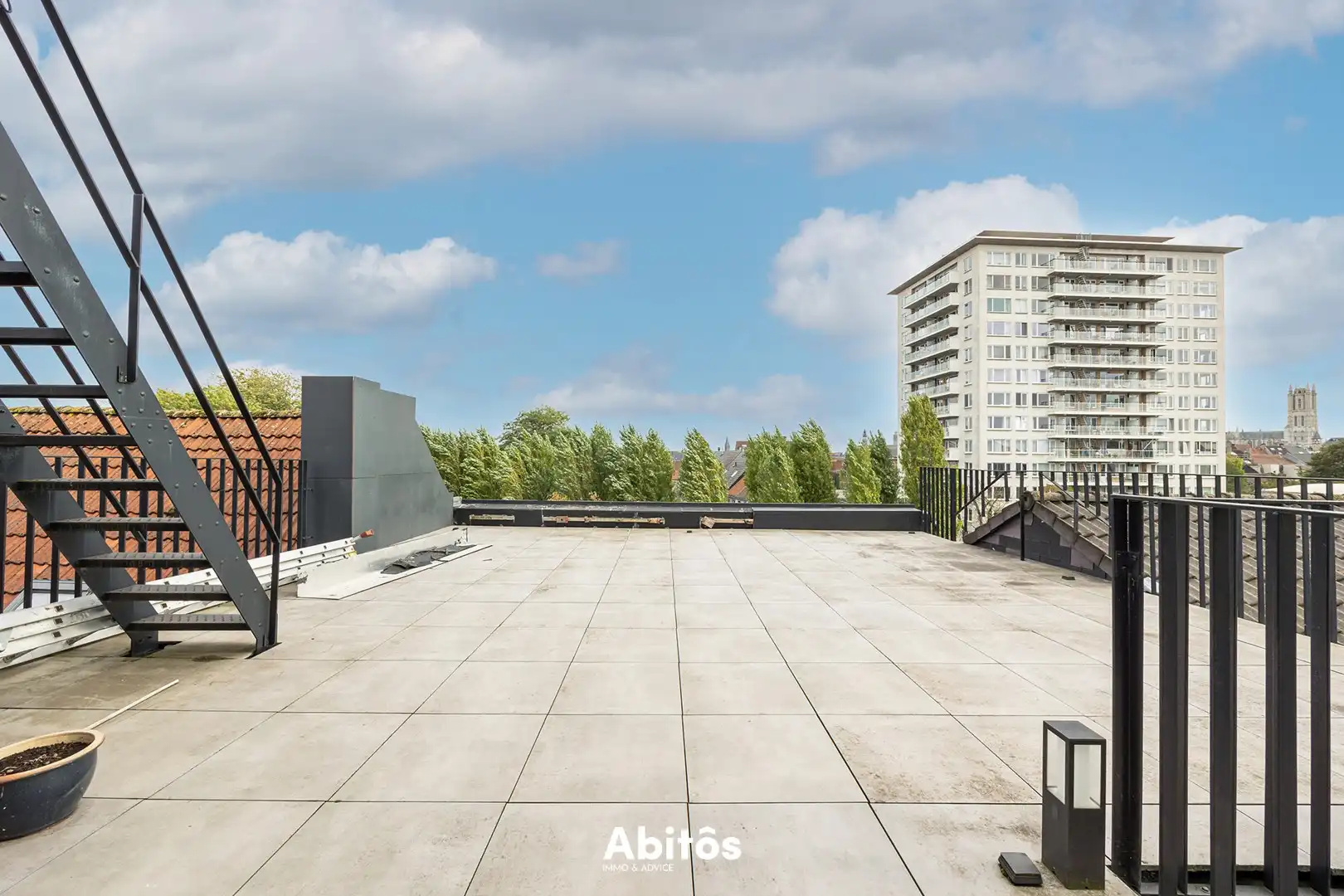 Luxueus gemeubeld penthouse met zicht op de Leie en de Gentse torens foto 22
