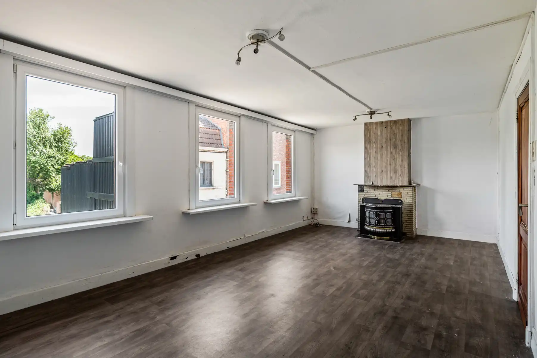 Ruim te renoveren duplex appartement met terras in centrum foto 2