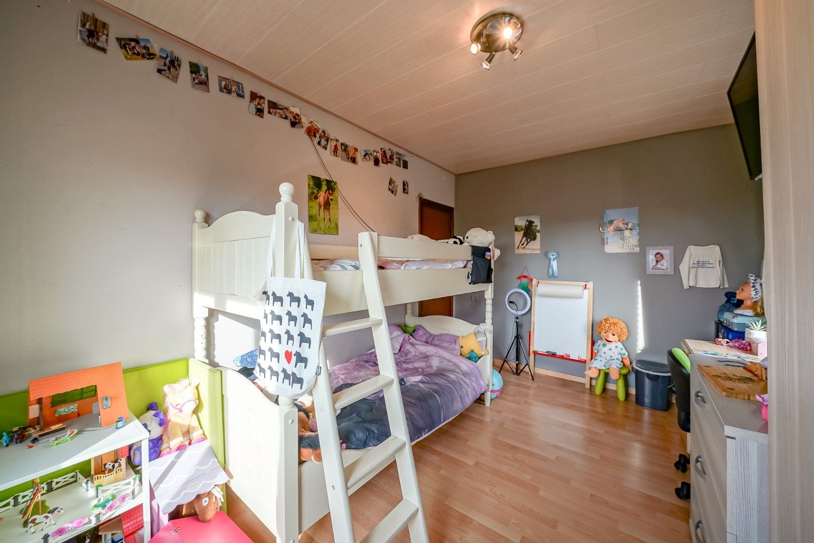 Ruime halfopen woning met 5 slaapkamers en zonnige tuin in Oudenburg foto 15