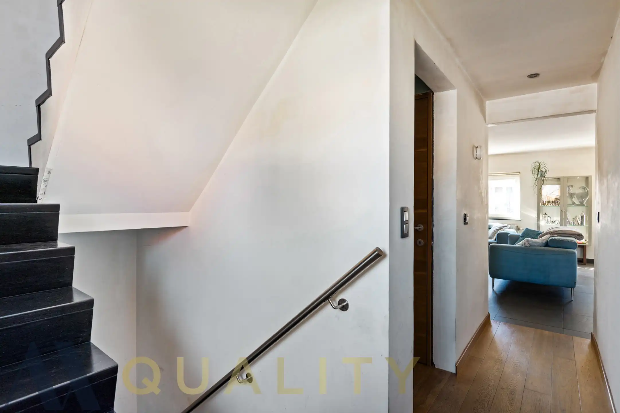 Instapklare Bel-Etage woning met 3 slpk., grote gar. en terras (Moglh. tot 4e kamer op de zolder) foto 2