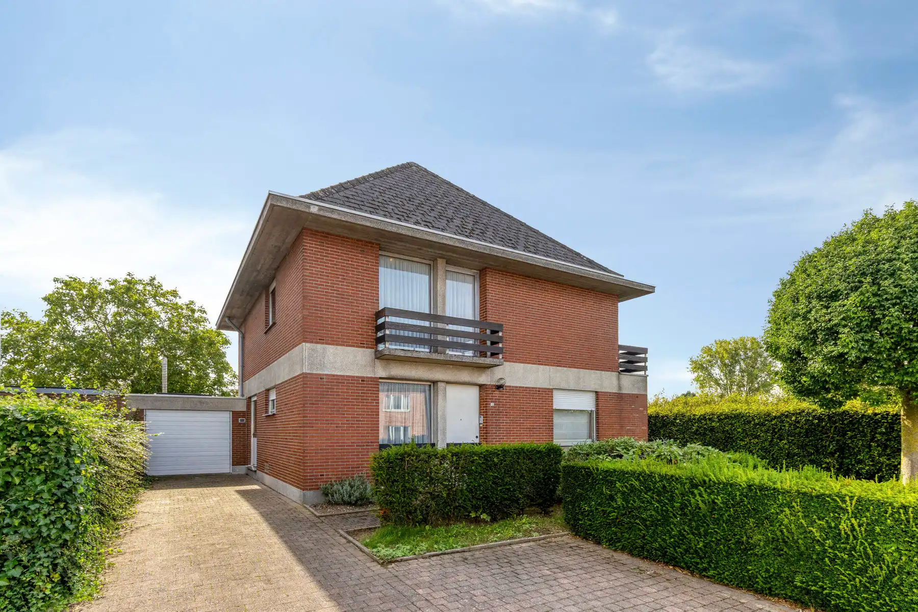 Hoofdfoto van de publicatie: Landelijk gelegen woning in Baardegem met tuin en garage