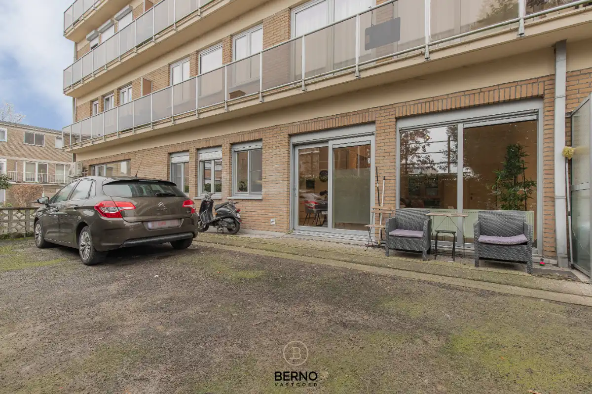 Gerenoveerd gelijkvloersappartement foto 12