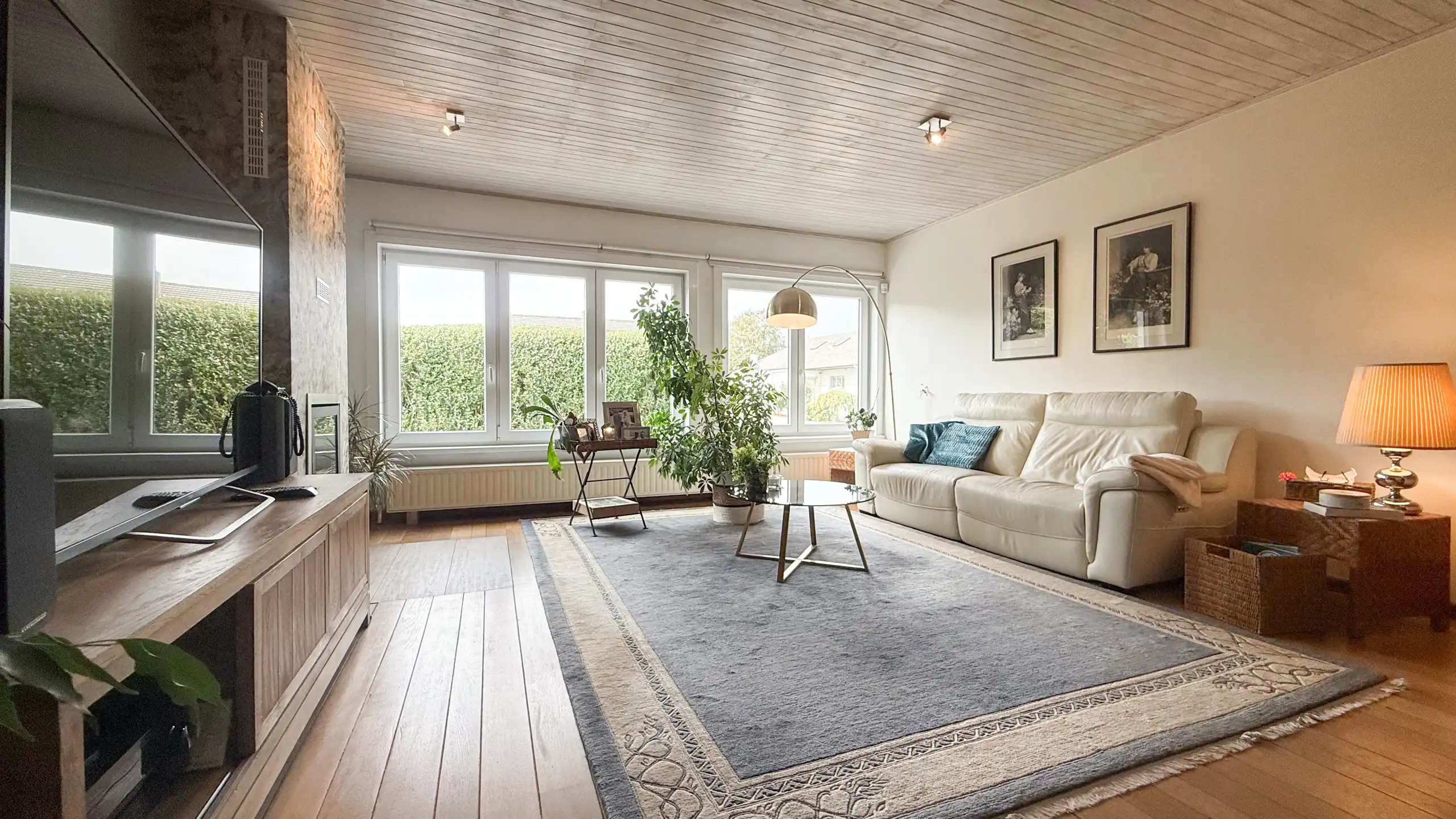Ruime gezinswoning op 8 are met 5 slaapkamers op toplocatie! foto 5