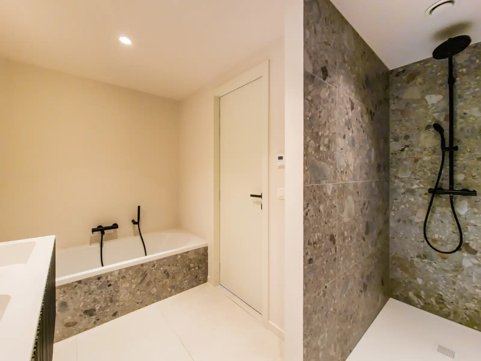 Prachtig appartement met 3slpk met zicht op de Schelde foto 18