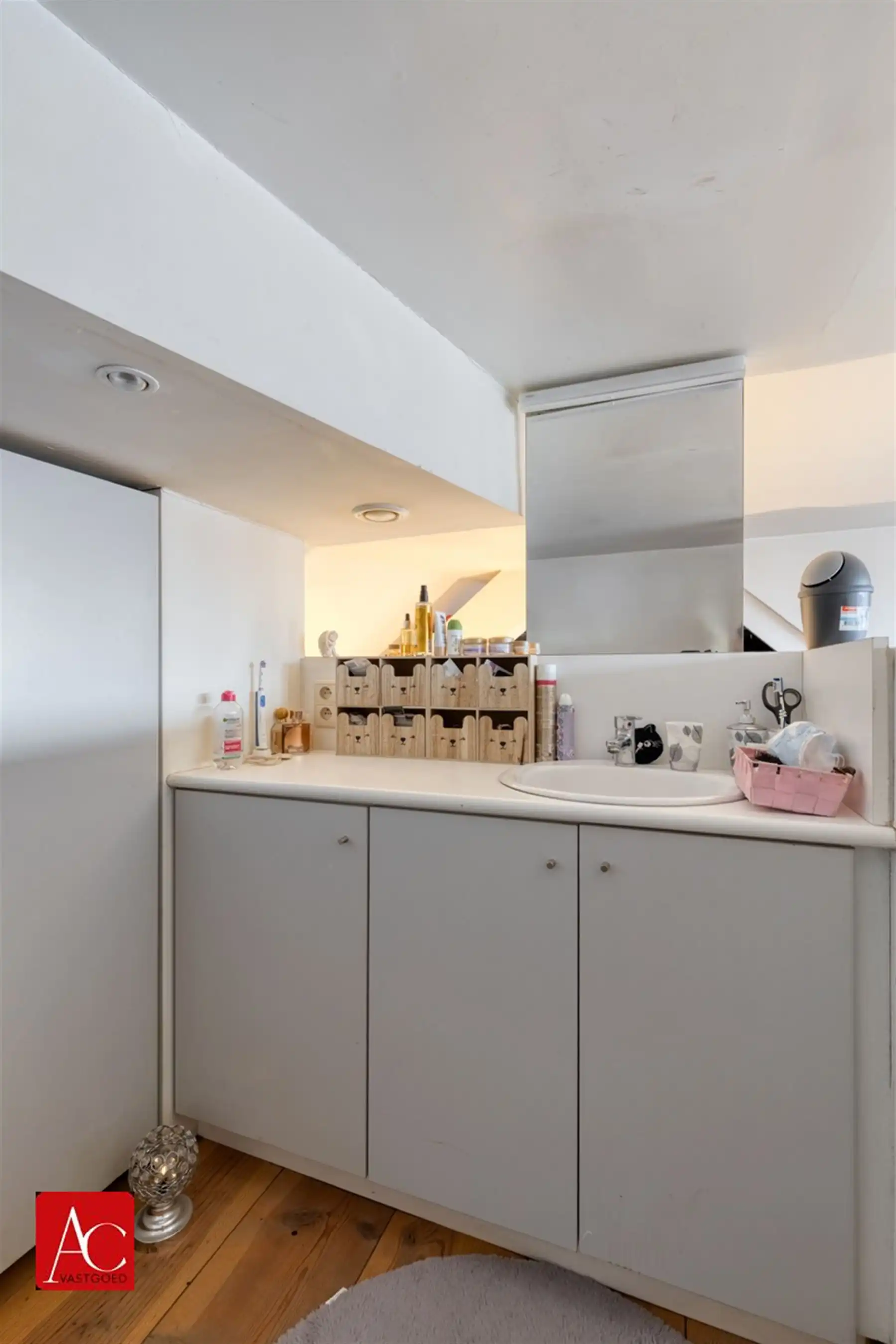 Appartementsgebouw bestaande uit 3 eenheden foto 14