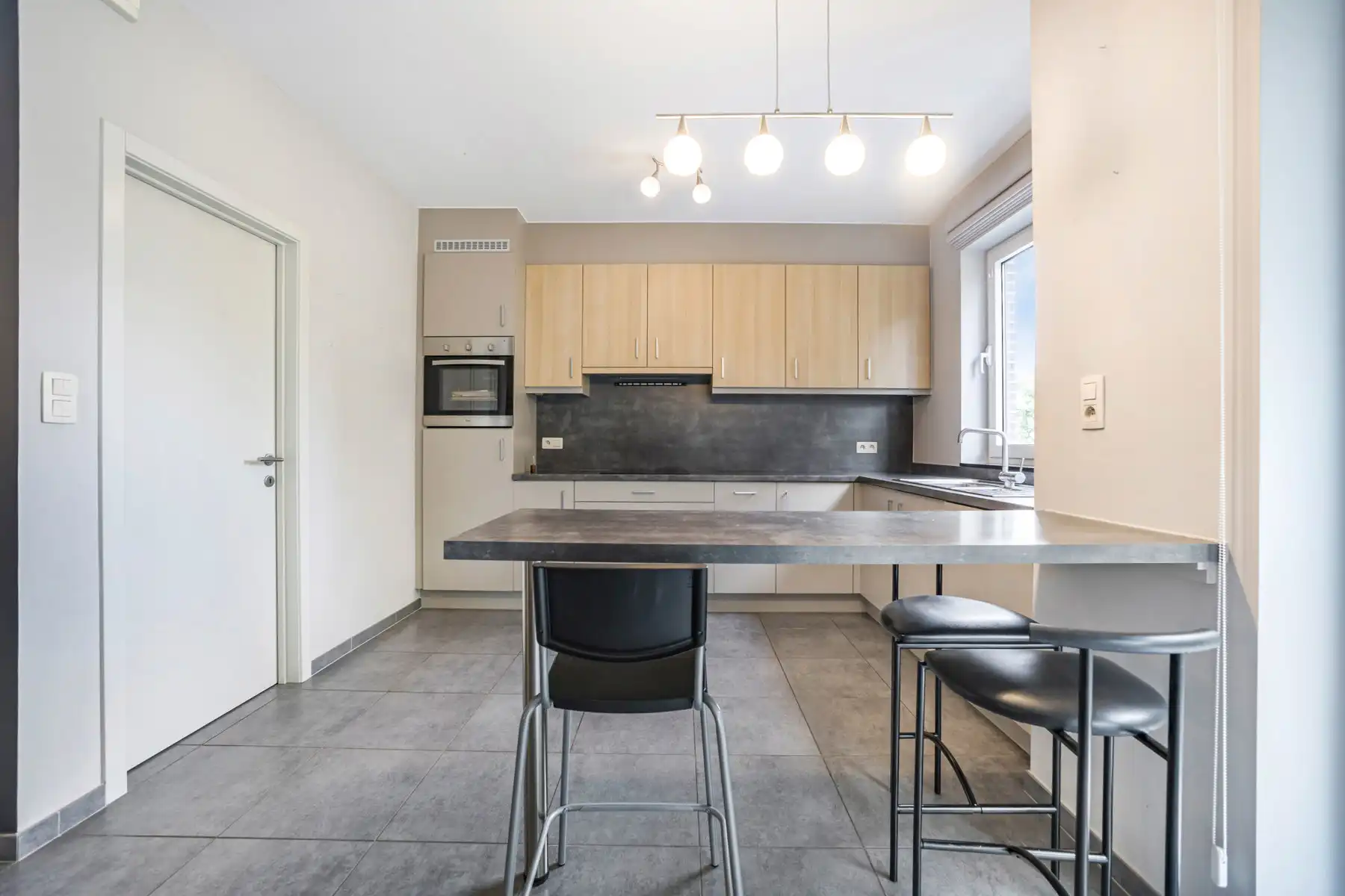 Zeer gunstig gelegen appartement met 2 slaapkamers + garage foto 9
