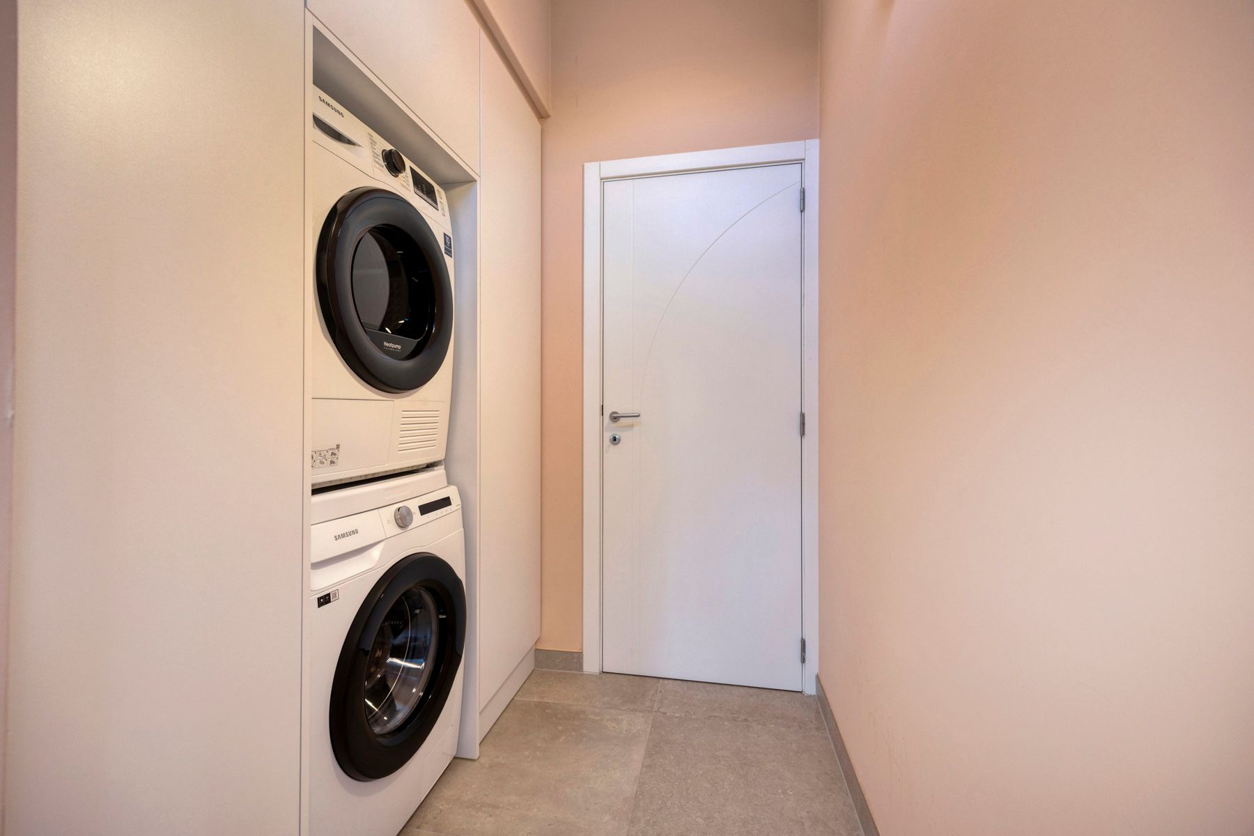 Instapklare woning met 3 slaapkamers, tuin en zonnepanelen! foto 11