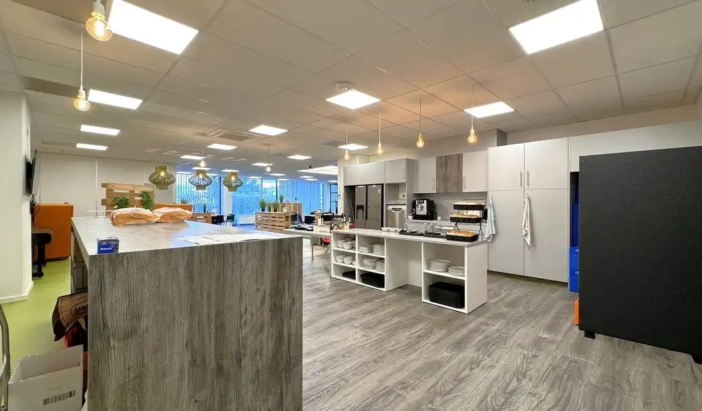 Gelijkvloers kantoor te huur North Trade Building Antwerpen foto 8