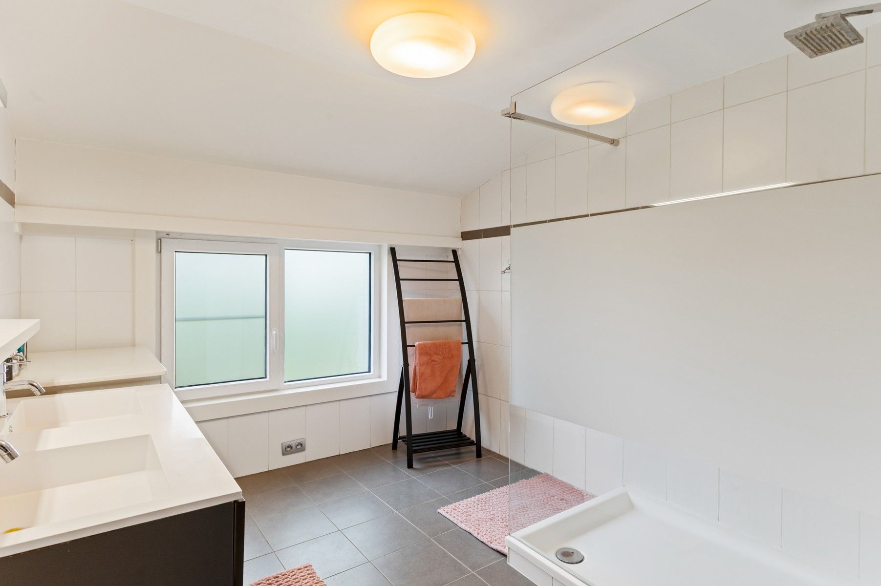 Ruime woning op uitstekende ligging foto 23