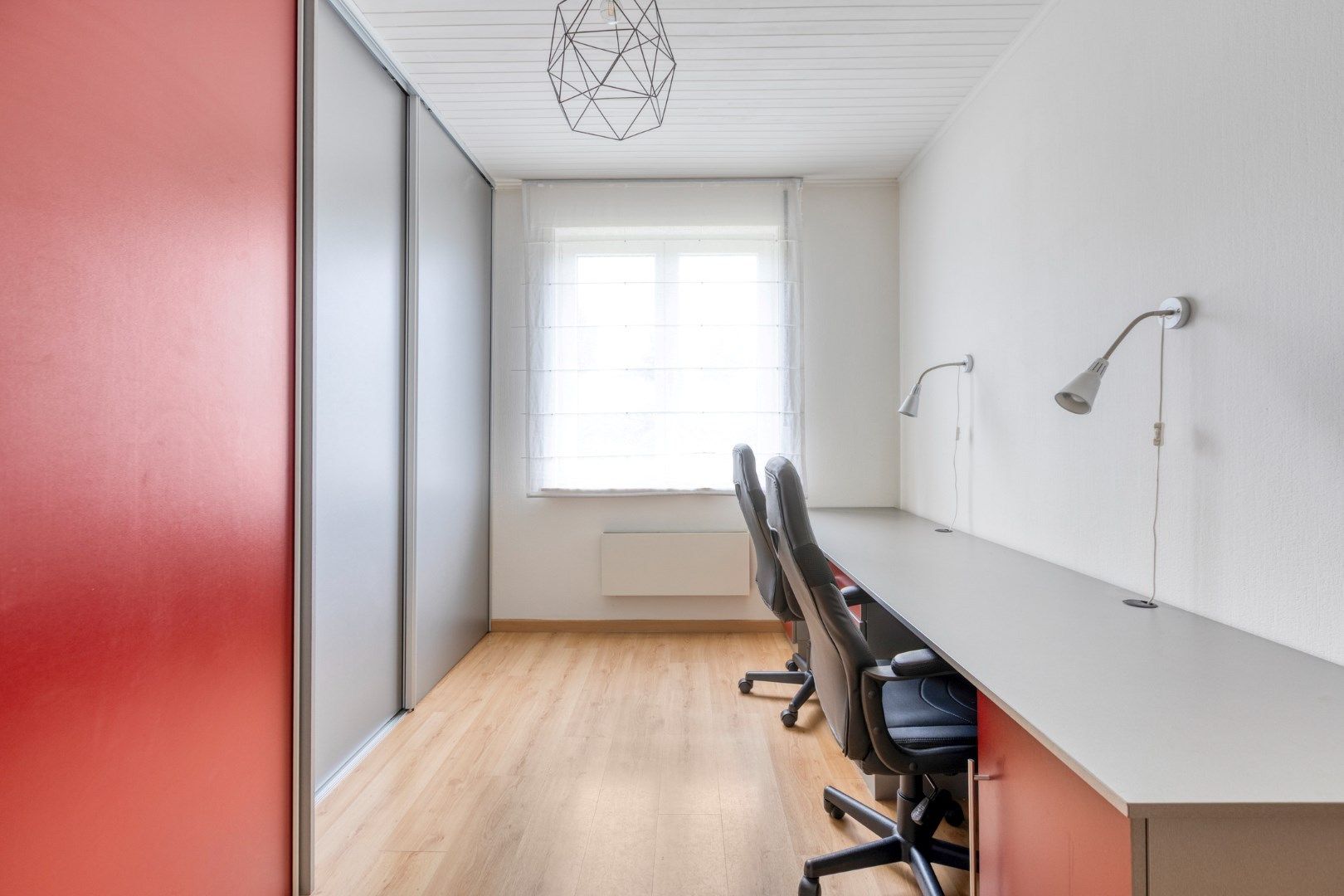 Instapklare woning met prachtig aangelegde tuin foto 14