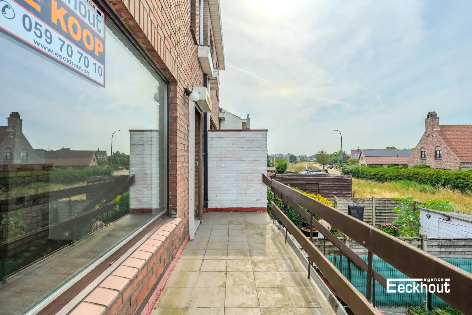 Te moderniseren woning op goede ligging met garage en tuin! foto 5