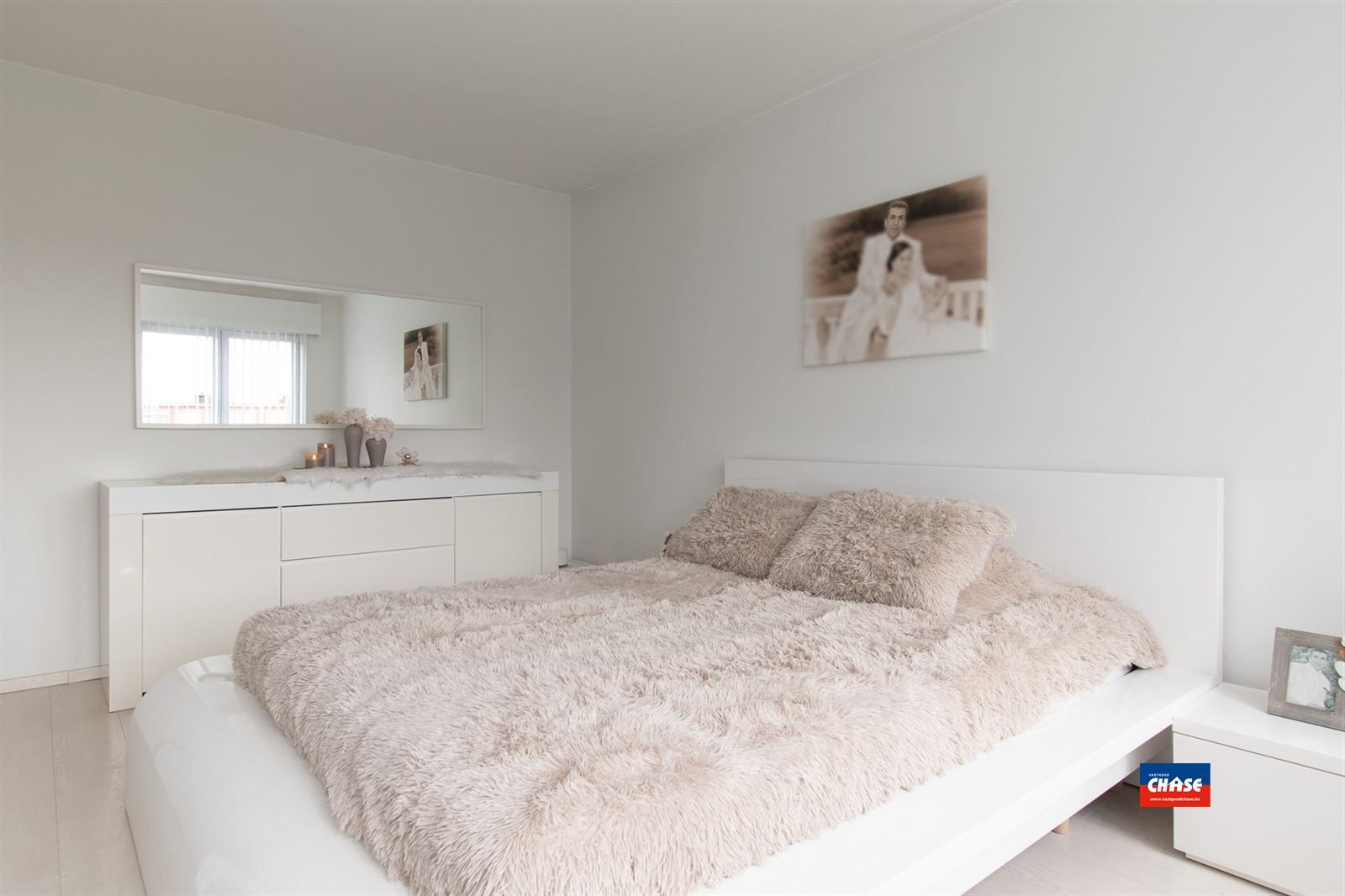 Knappe bel-étage met 3 slaapkamers, garage en tuin foto 15