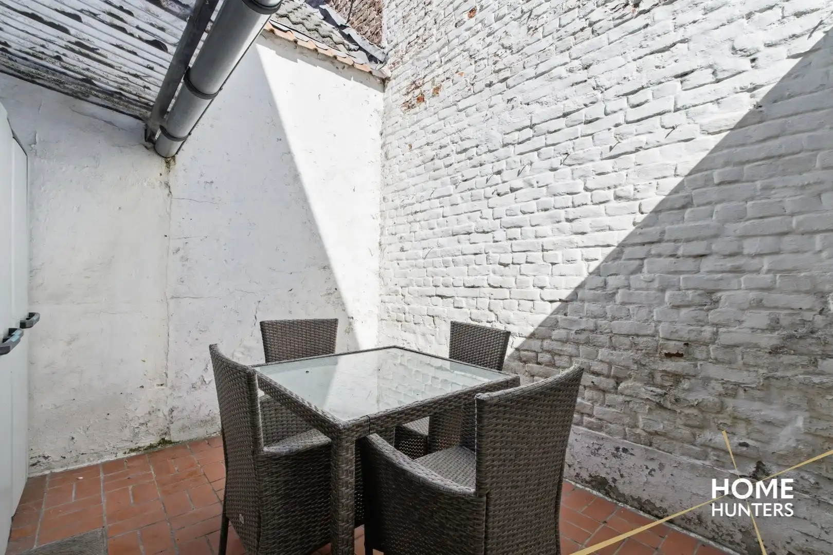 Ruime halfopen bebouwing met 4 slaapkamers in het hart van Diksmuide! foto 7