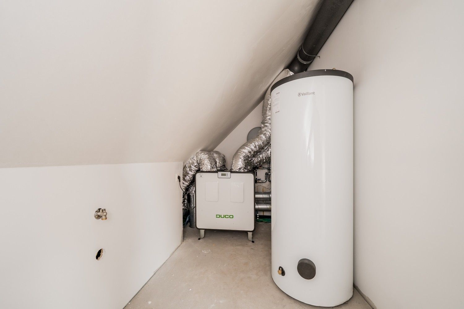 Gerenoveerde dorpswoning met lichtrijke keuken en 3 slaapkamers foto 11