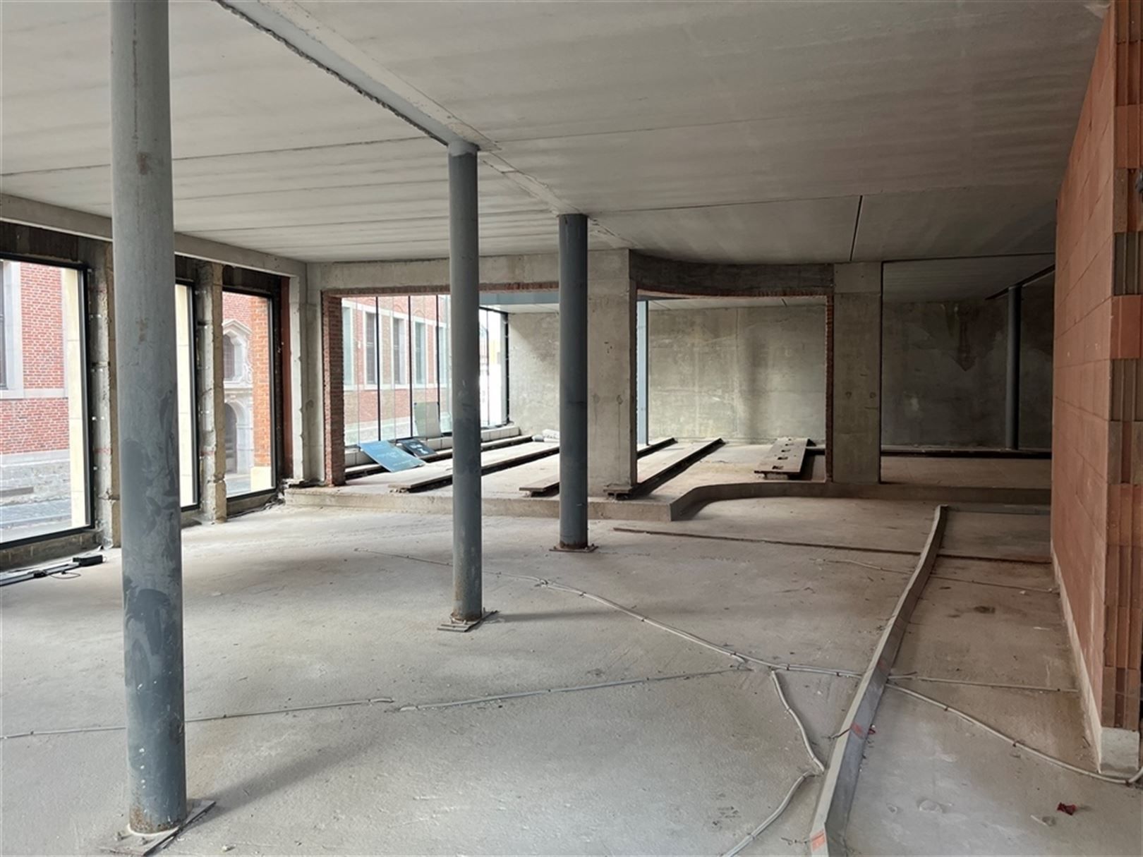 Volledig kantoorgebouw te koop of te huur foto 13
