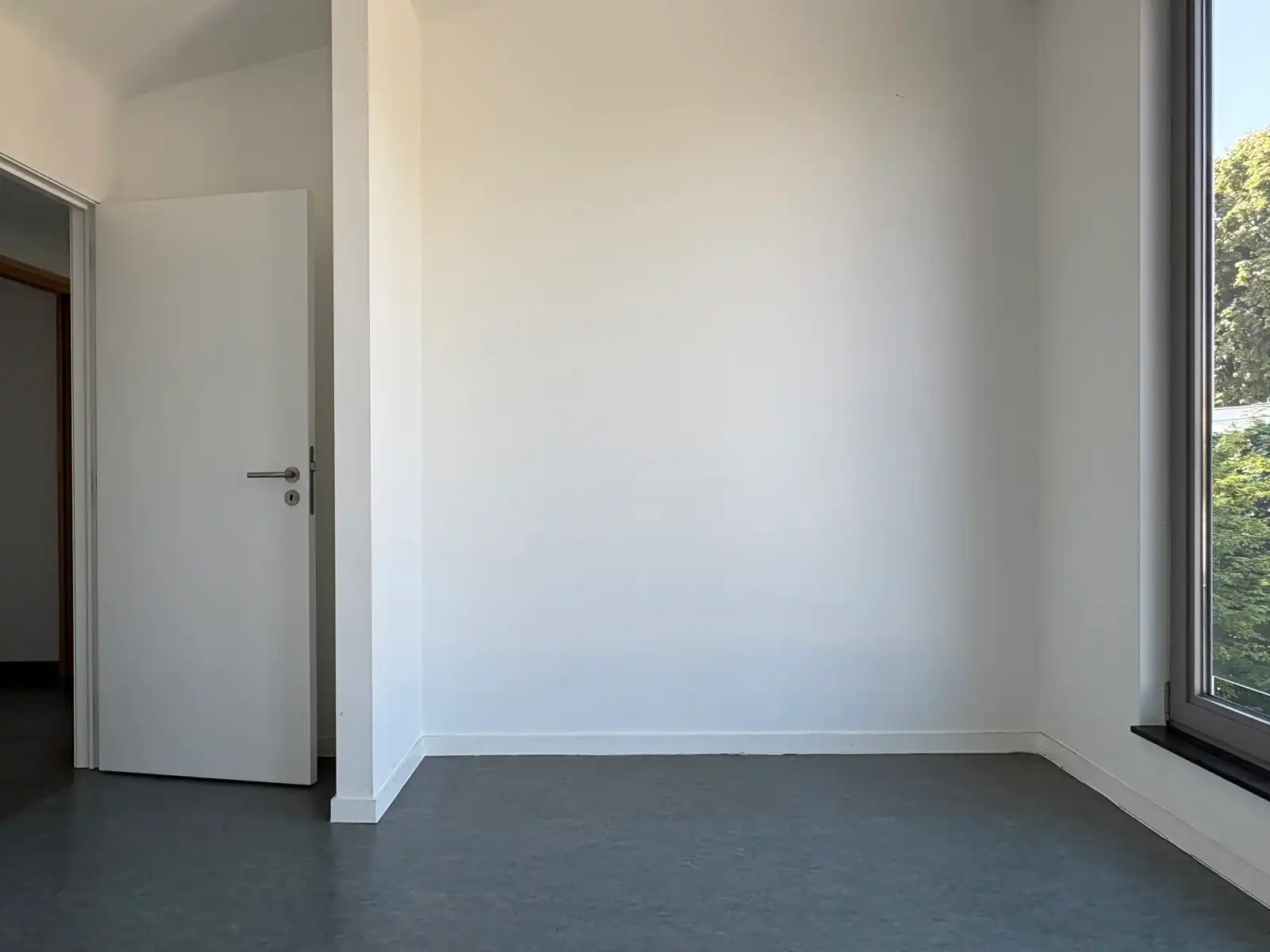 Moderne woning met ruime stadstuin foto 16