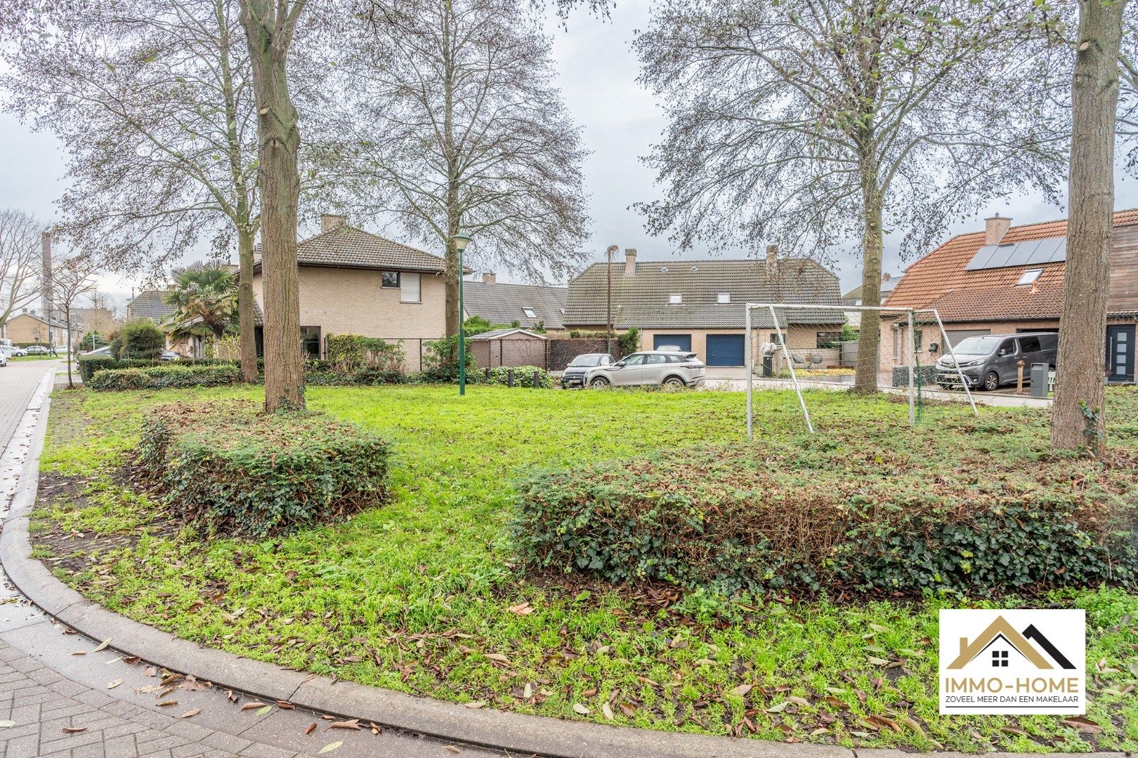 Prachtige HOB met zonnepanelen in een doodlopende straat! foto 16