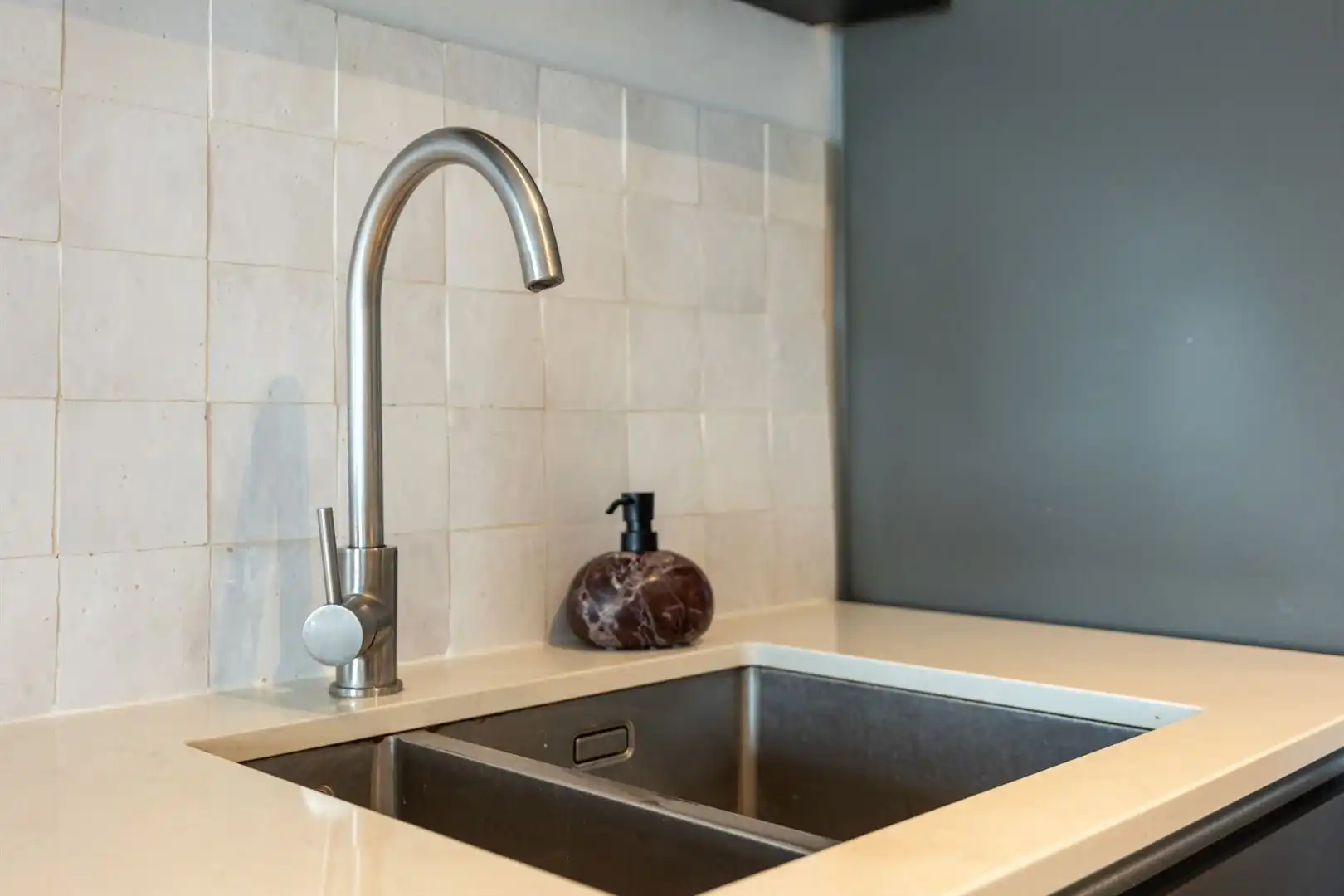 Appartement met 2 slaapkamers en gigantisch Zuid-gericht terras foto 6