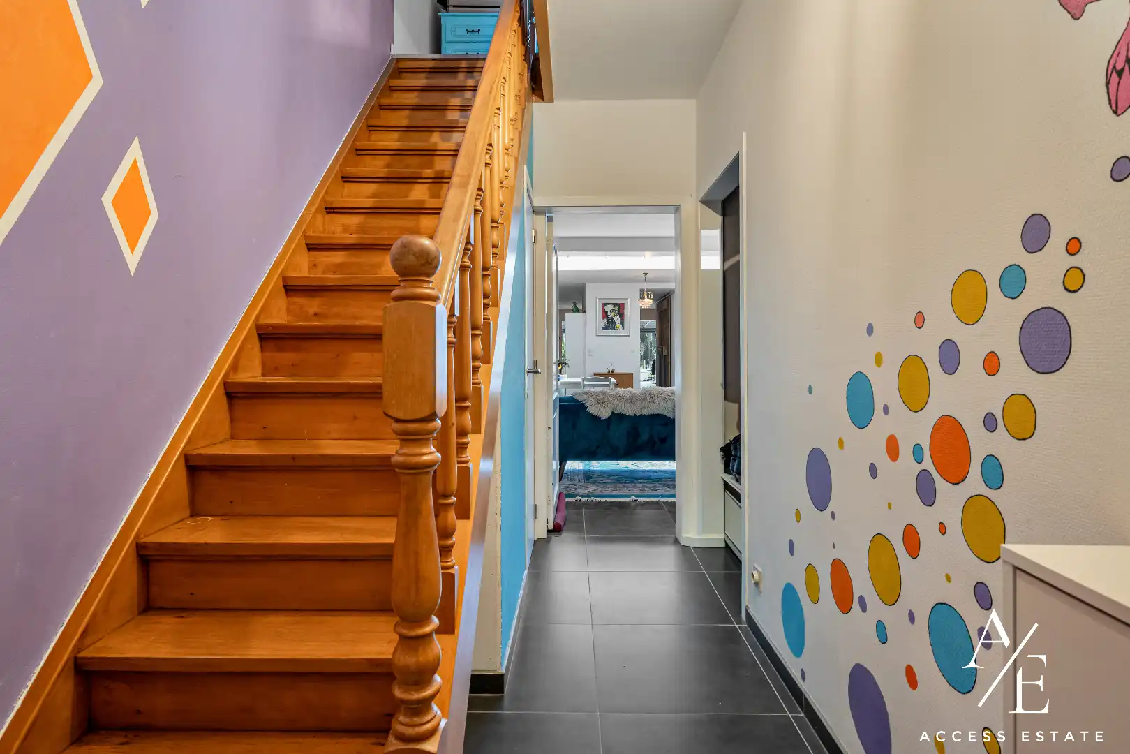 Ruime, gerenoveerde woning met prachtige stadstuin (600m²) en dubbele garage foto 4