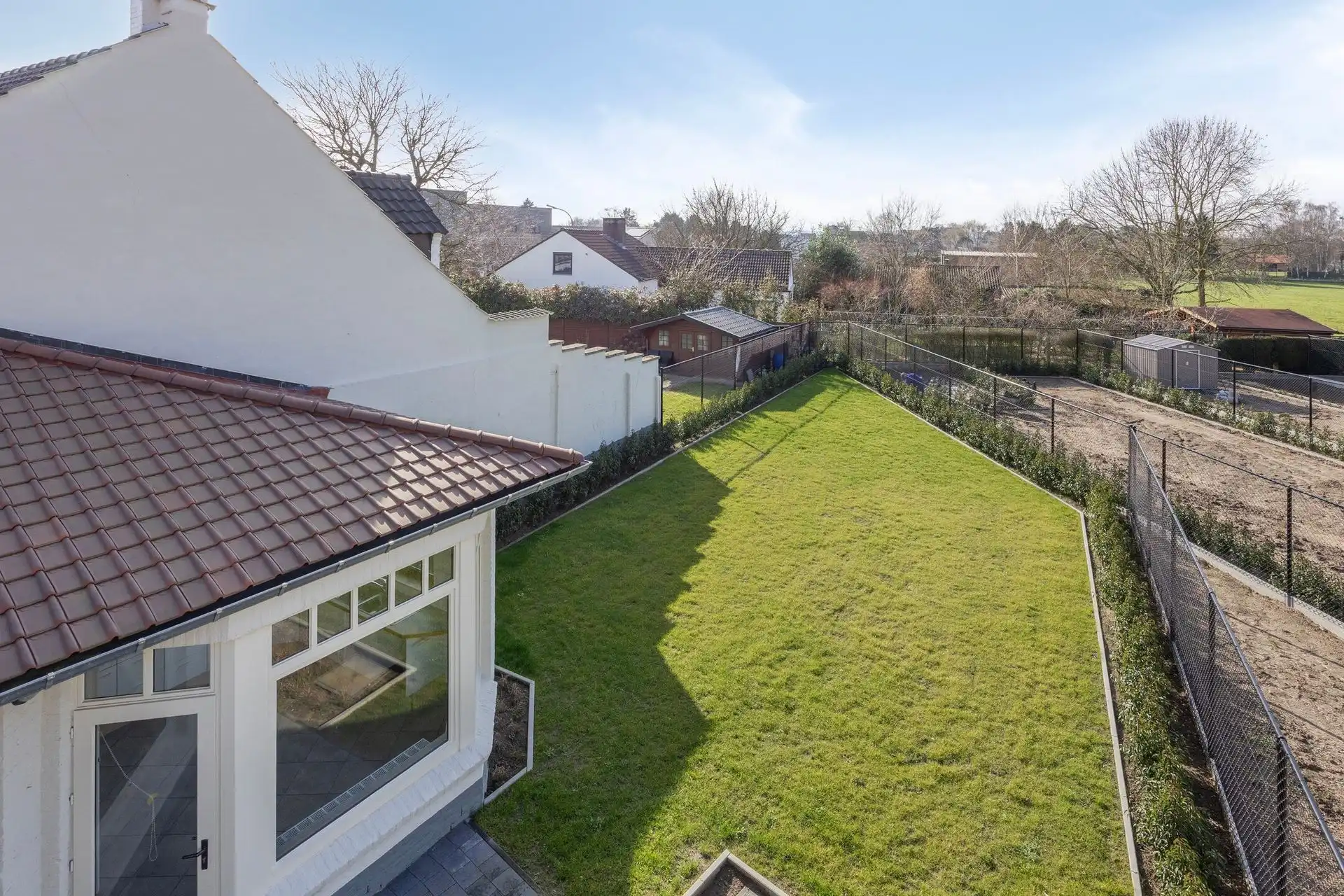 Gezinswoning met praktijkruimte! foto 3