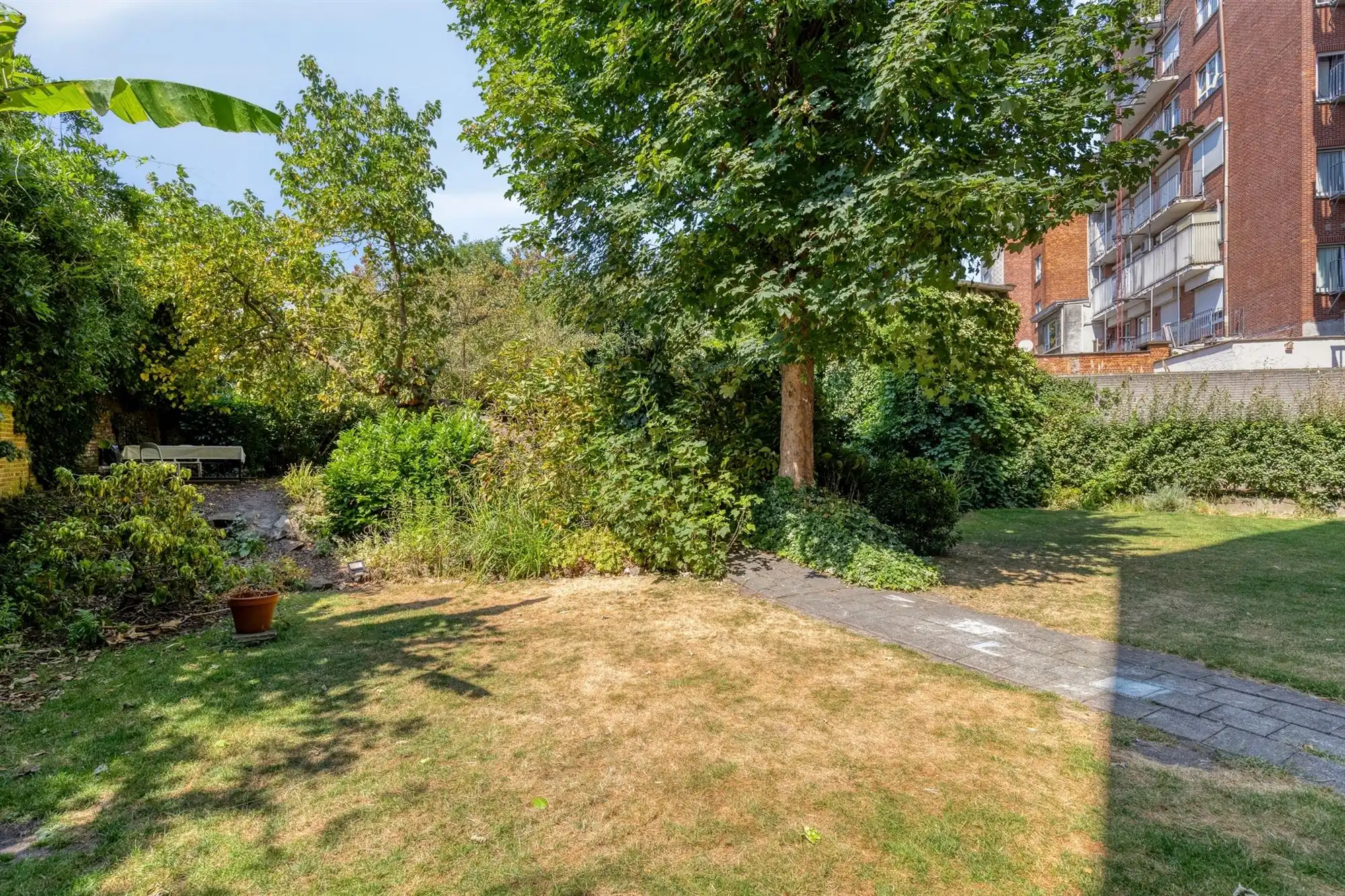 Lichtrijk appartement met 1 slaapkamer en gemeenschappelijke tuin foto 11