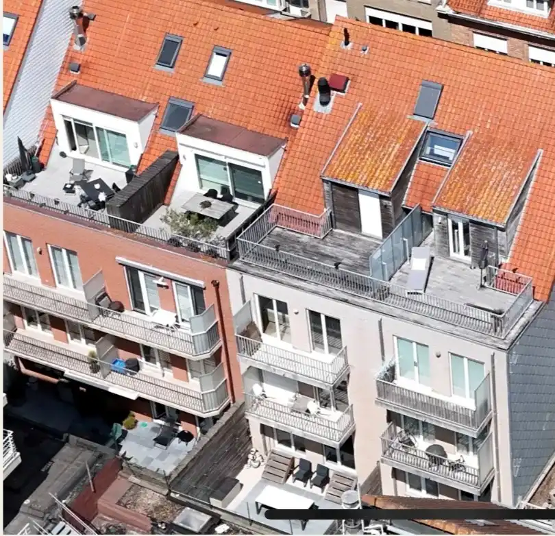 Zeer recent en mooi  duplex dakapp. in perfecte staat  met groot zuidgericht terras dichtbij de Lippenslaan. foto 22