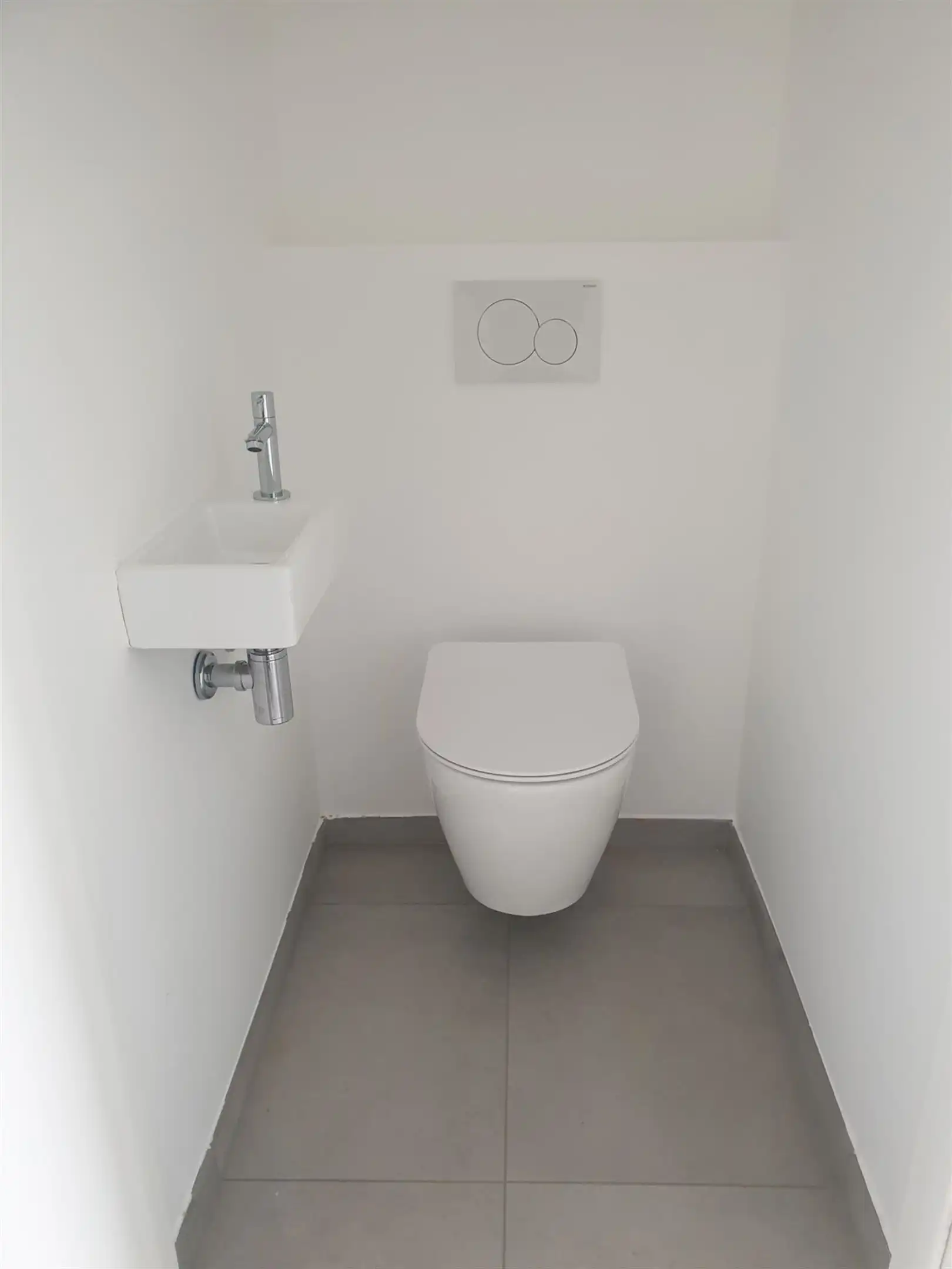 VOLLEDIG OPGESCHILDERD NIEUWBOUWAPPARTEMENT MET TWEE SLAAPKAMERS EN TWEE TERRASSEN foto 11