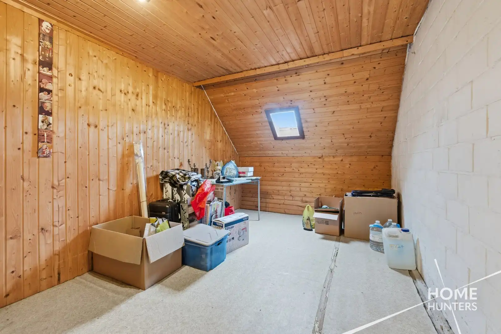 Te renoveren woning met 3 slaapkamers en ruime garage in Vlamertinge foto 12