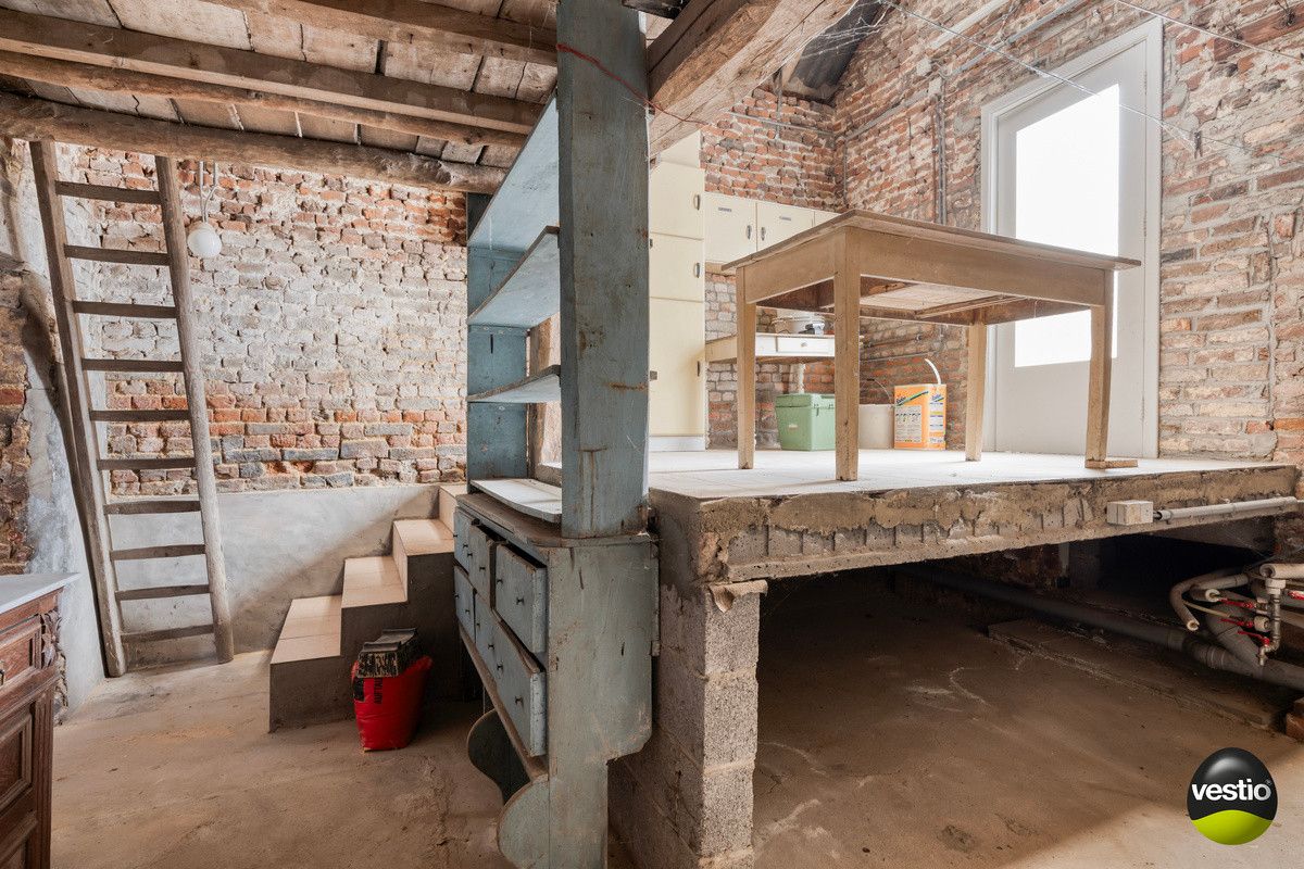 RUSTIG GELEGEN KARAKTERVOLLE AUTHENTIEKE WONING OP 6A85CA TE LAUW. foto 30