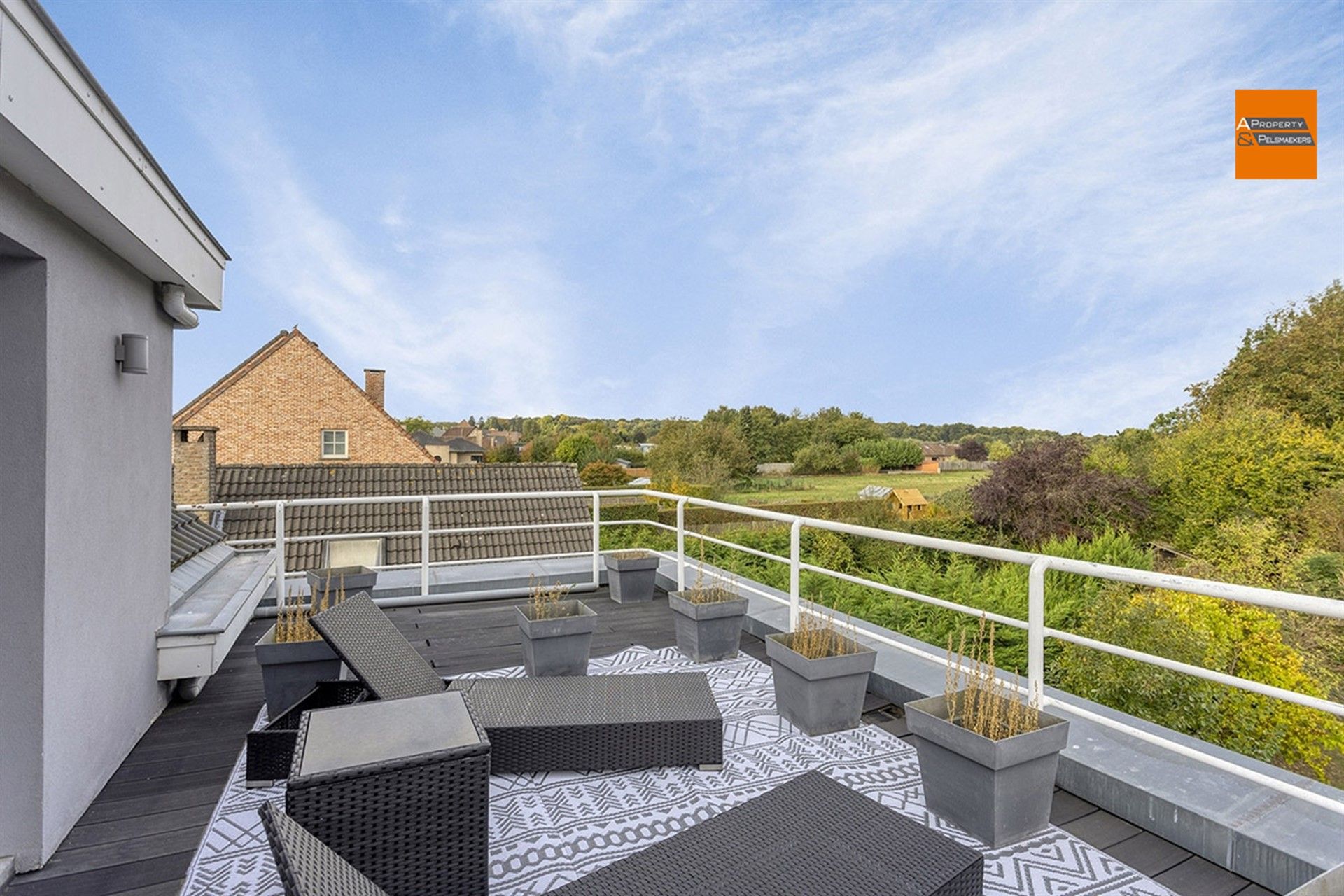 Ruime en instapklare woning met prachtige tuin in Duisburg foto 18