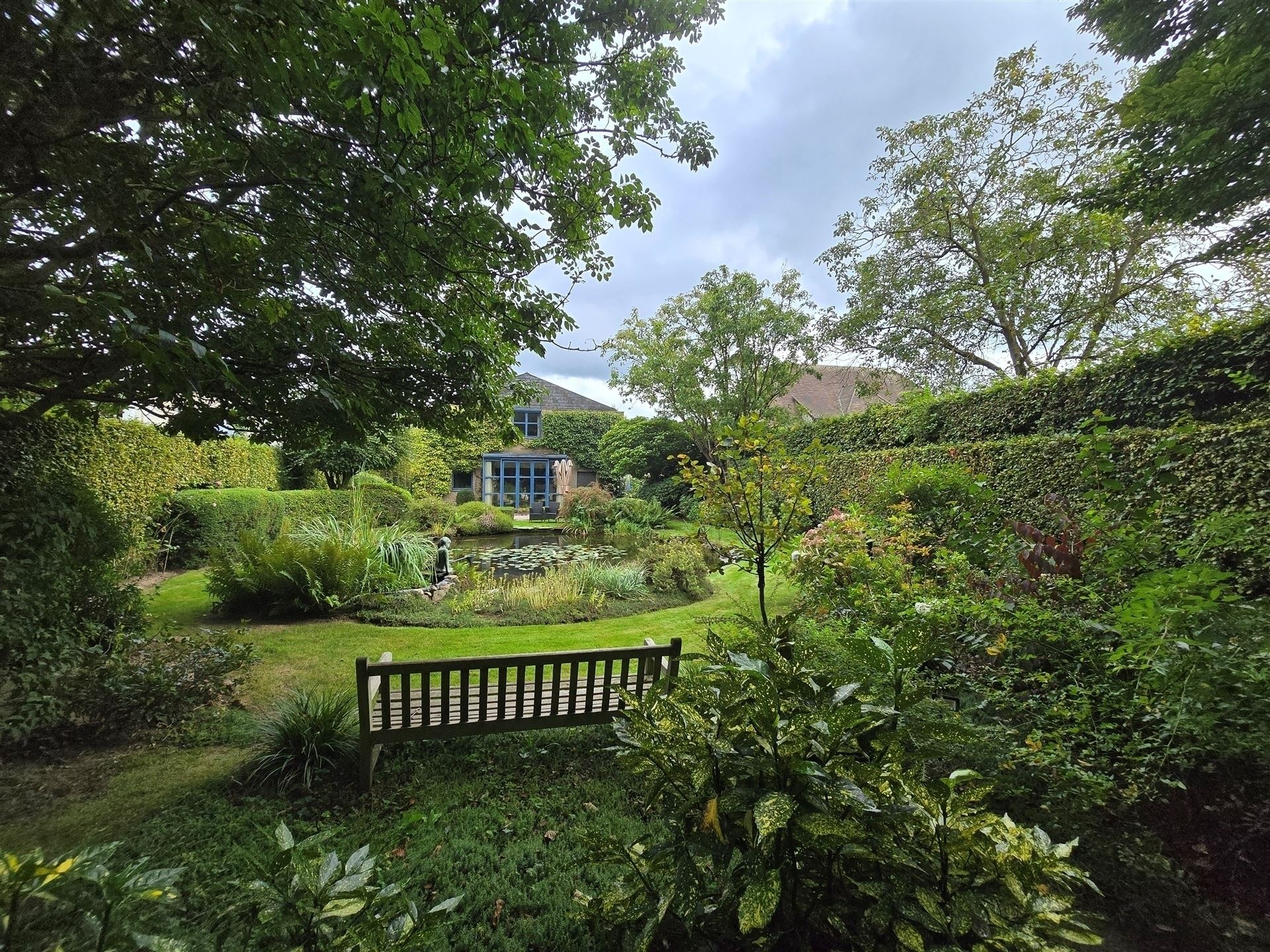 Exclusieve villa met tuin en vijver ! foto 23