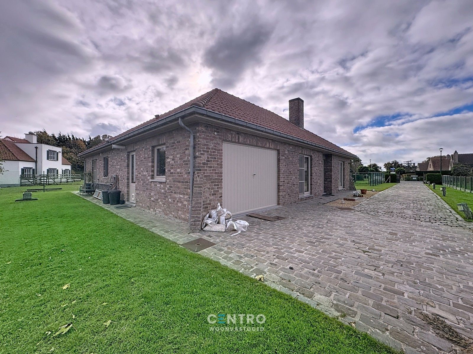 INTERESSANT gelegen woning op circa 1.200m2 grond te Uitkerke! foto 23