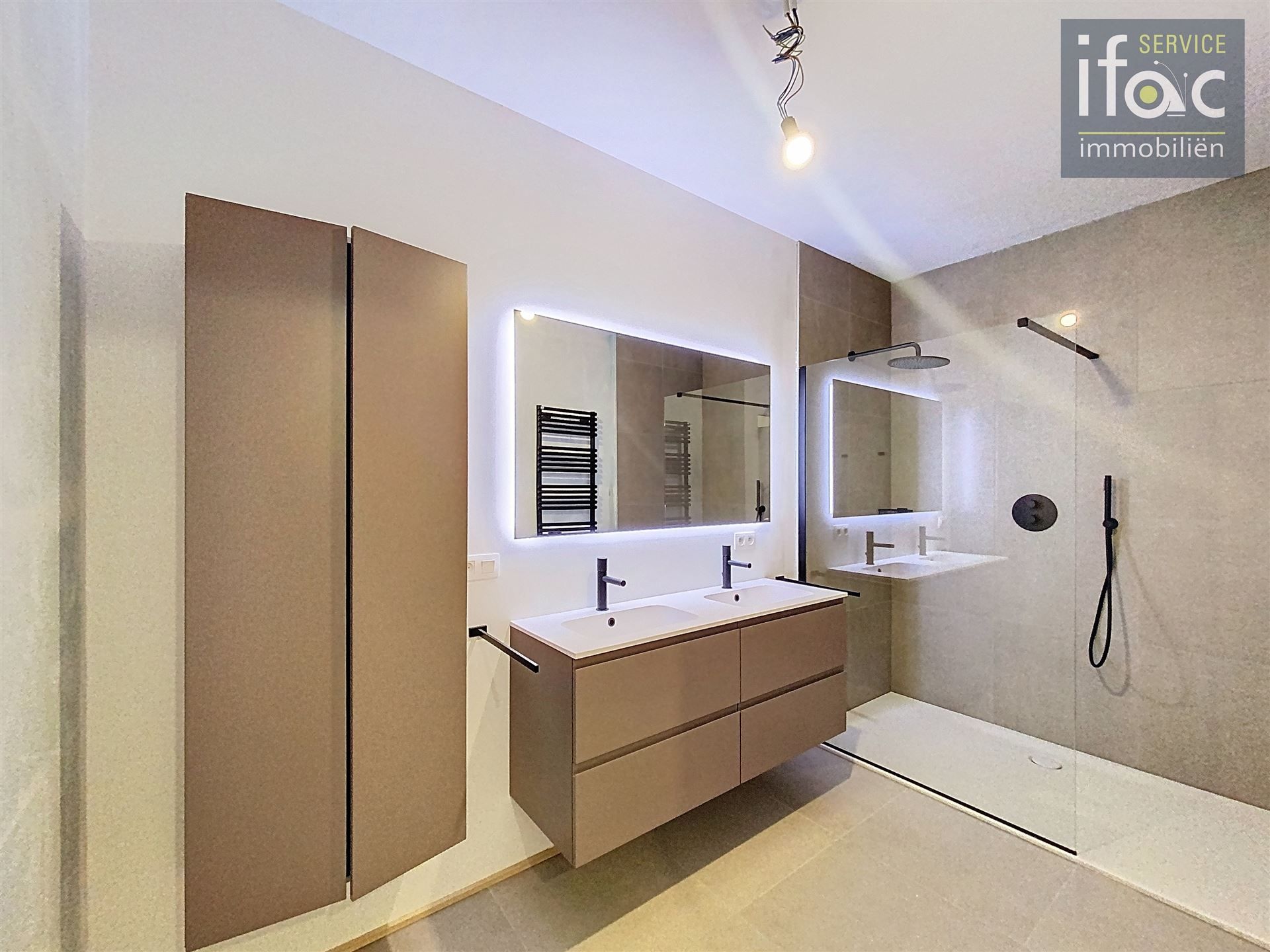 Luxe appartement met ruim terras en 2 autostaanplaatsen op de prestigieuze Panquin site naast het Park van Tervuren foto 13