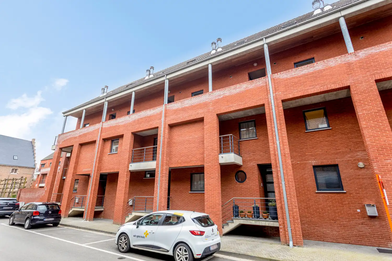 ZEER RUIM DUPLEX APPARTEMENT CENTRUM DIEST MET ZICHT OP PARK! foto 2