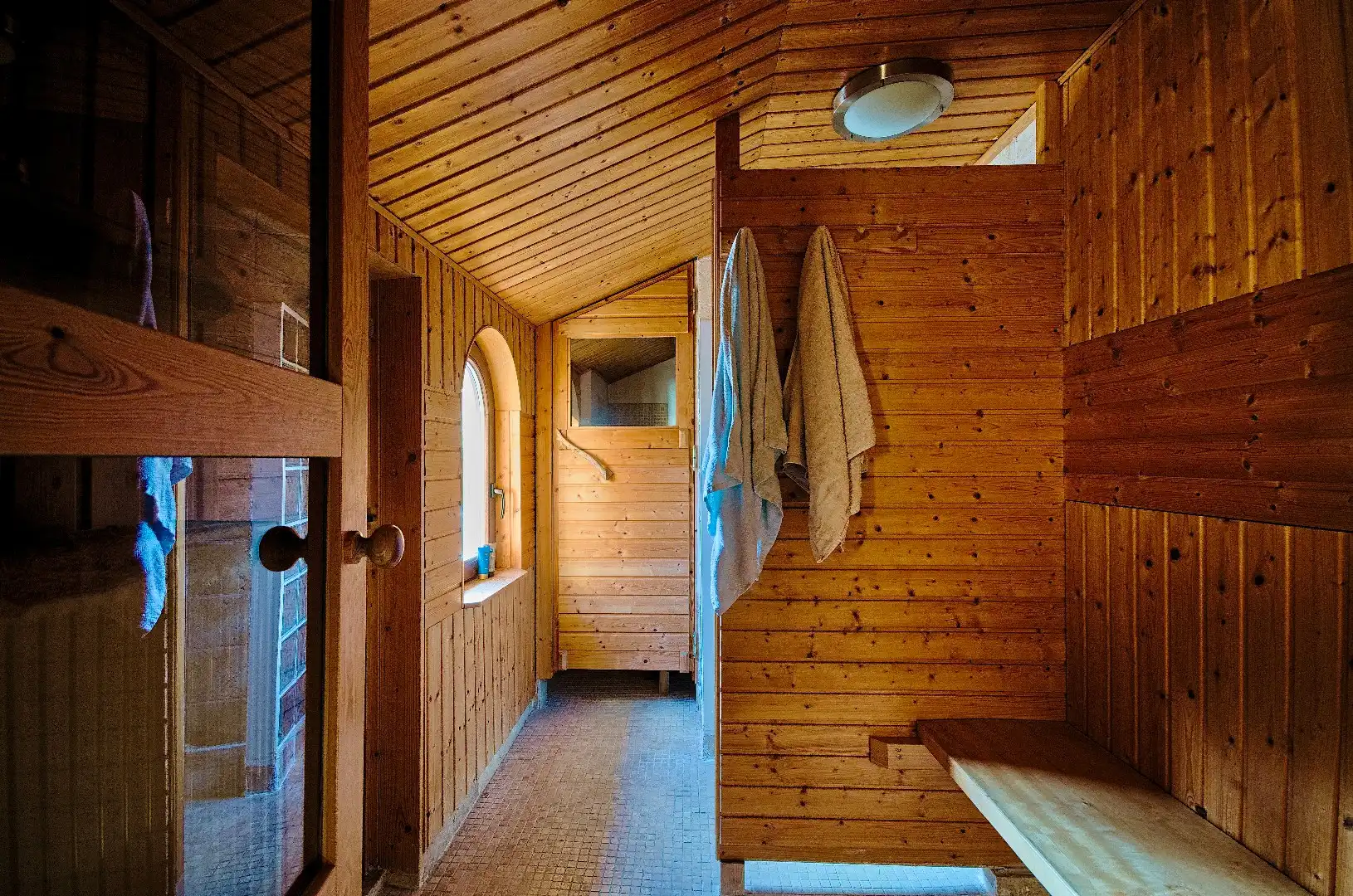 RUSTIG GELEGEN CHARMEHOEVE MET 3 SLAAPKAMERS, GARAGE EN TUIN foto 7