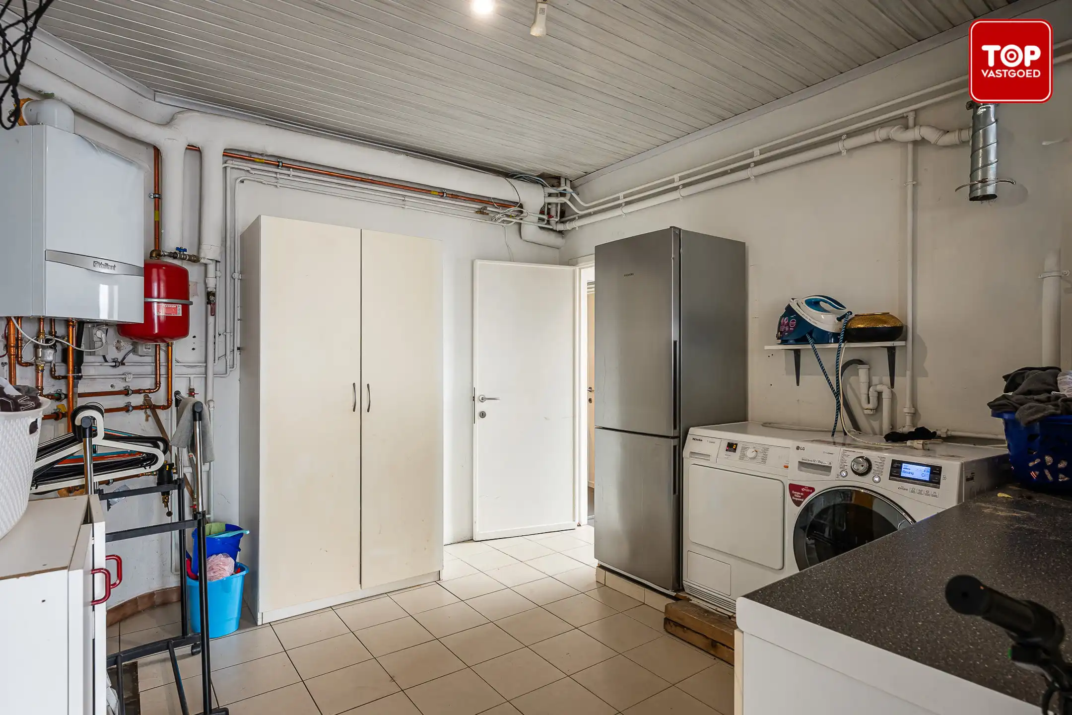 Instapklare halfopen woning in een gezinsvriendelijke buurt. foto 9