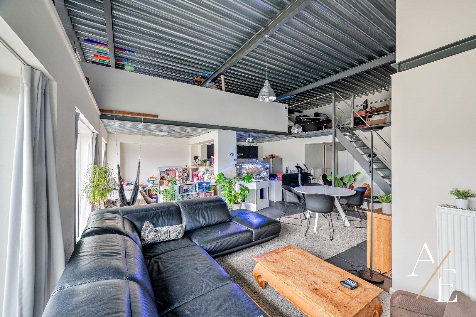 WETTEREN - Appartement op de eerste verdieping met terras! foto {{pictureIndex}}