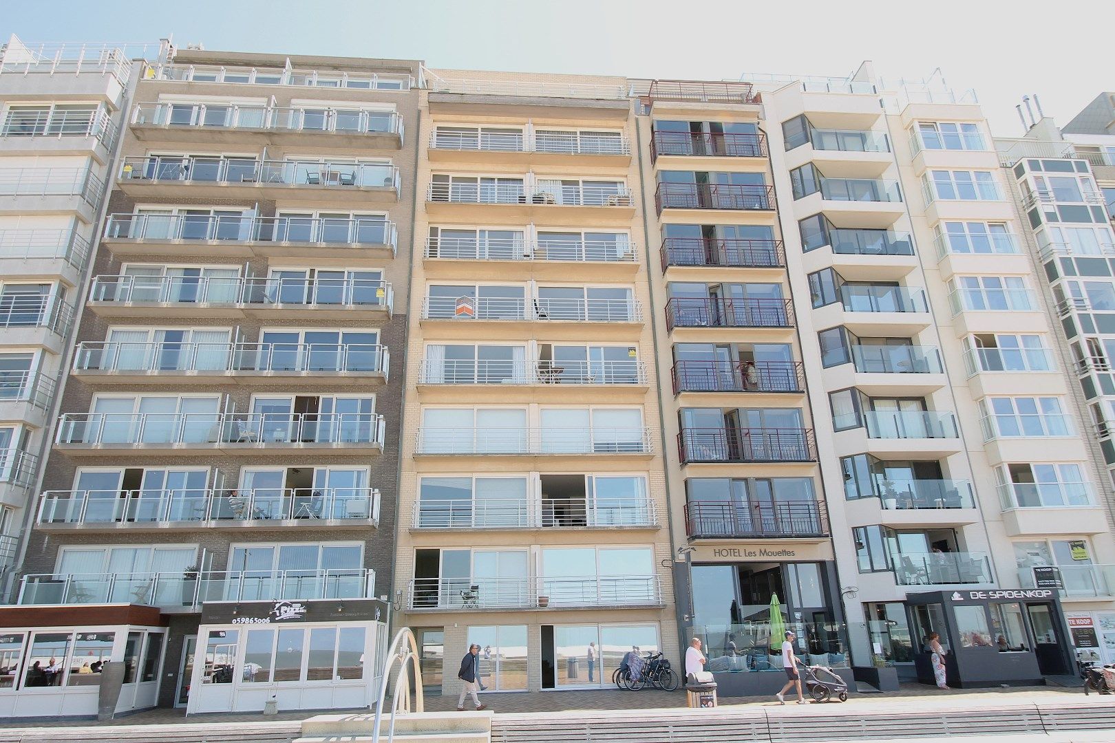 Zeer aangenaam appartement met zonneterras op de Zeedijk foto {{pictureIndex}}