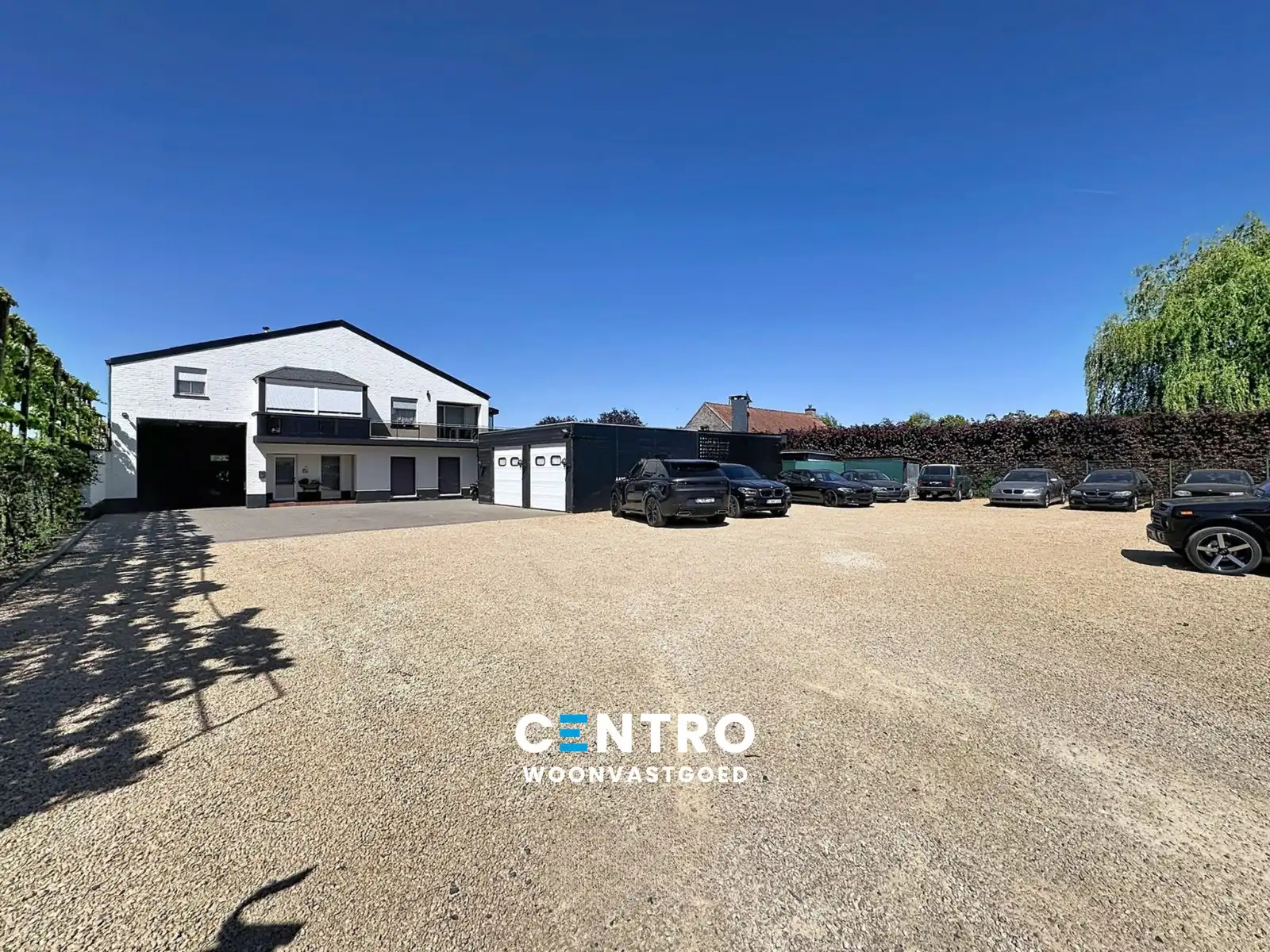 Woning met opslagruimte op zeer strategische locatie! foto {{pictureIndex}}