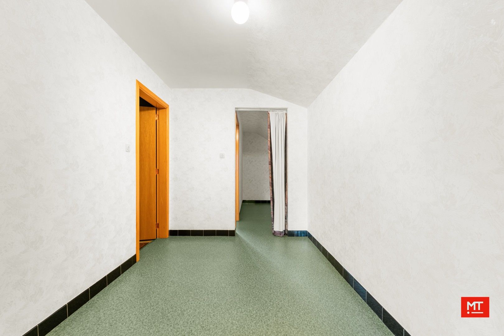 Kloeke, alleenstaande woning met 4 slaapkamers (+ mogelijk), Zuidgerichte tuin en garage foto 12