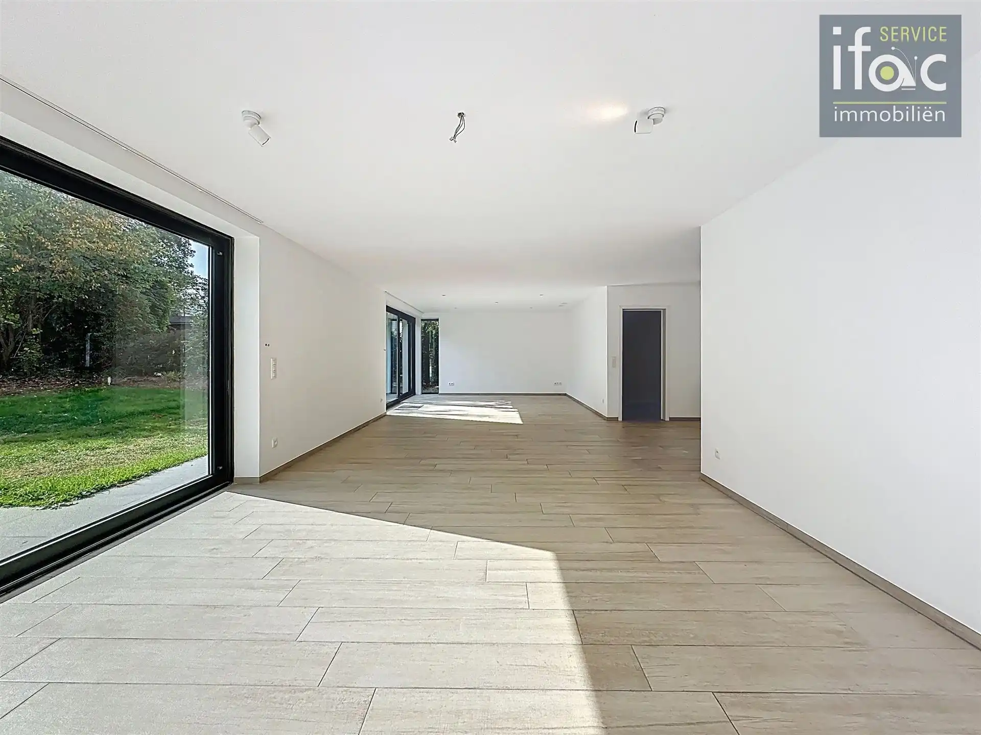 Moderne villa met 6 slaapkamers en zonnige tuin in wijk Arboretum foto 4