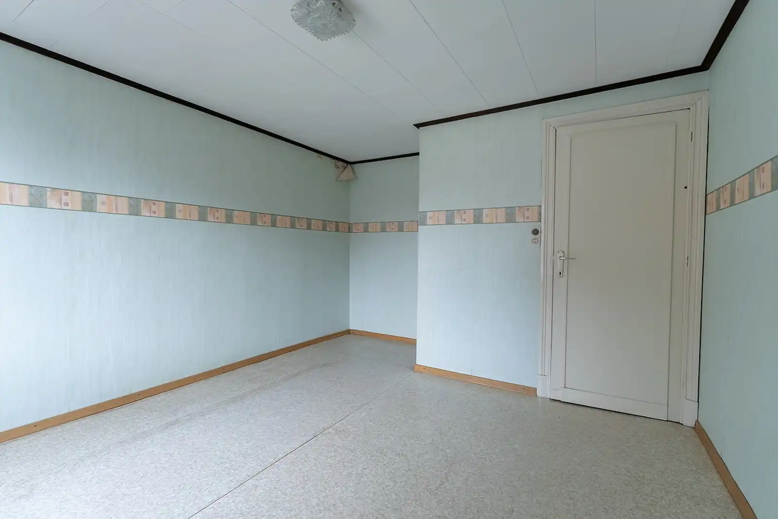 Ruime gezinswoning met 4 slaapkamers in het hart van Heist. foto 15