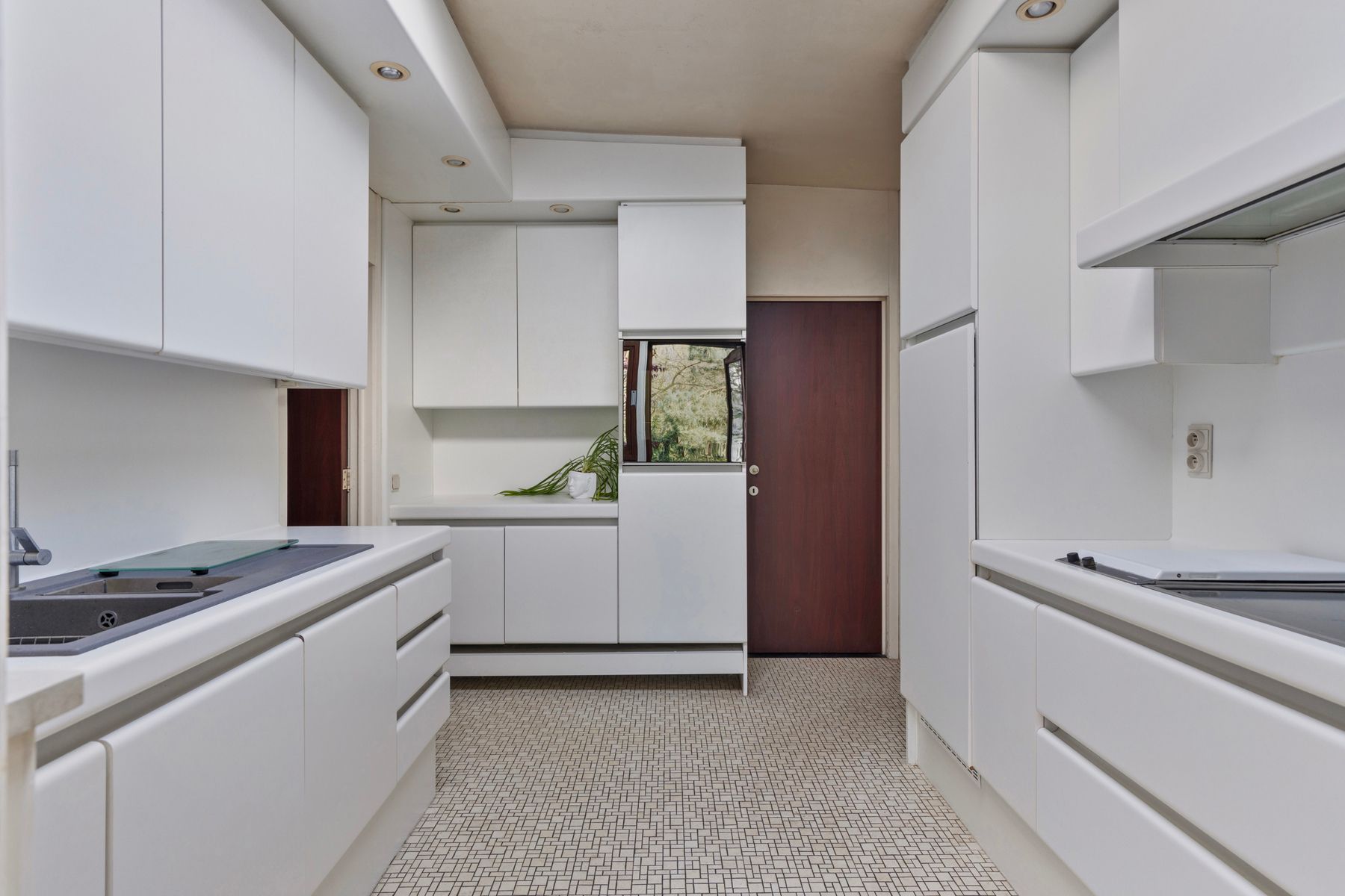 Te renoveren architecturale villa op ruim perceel van 18are foto 10