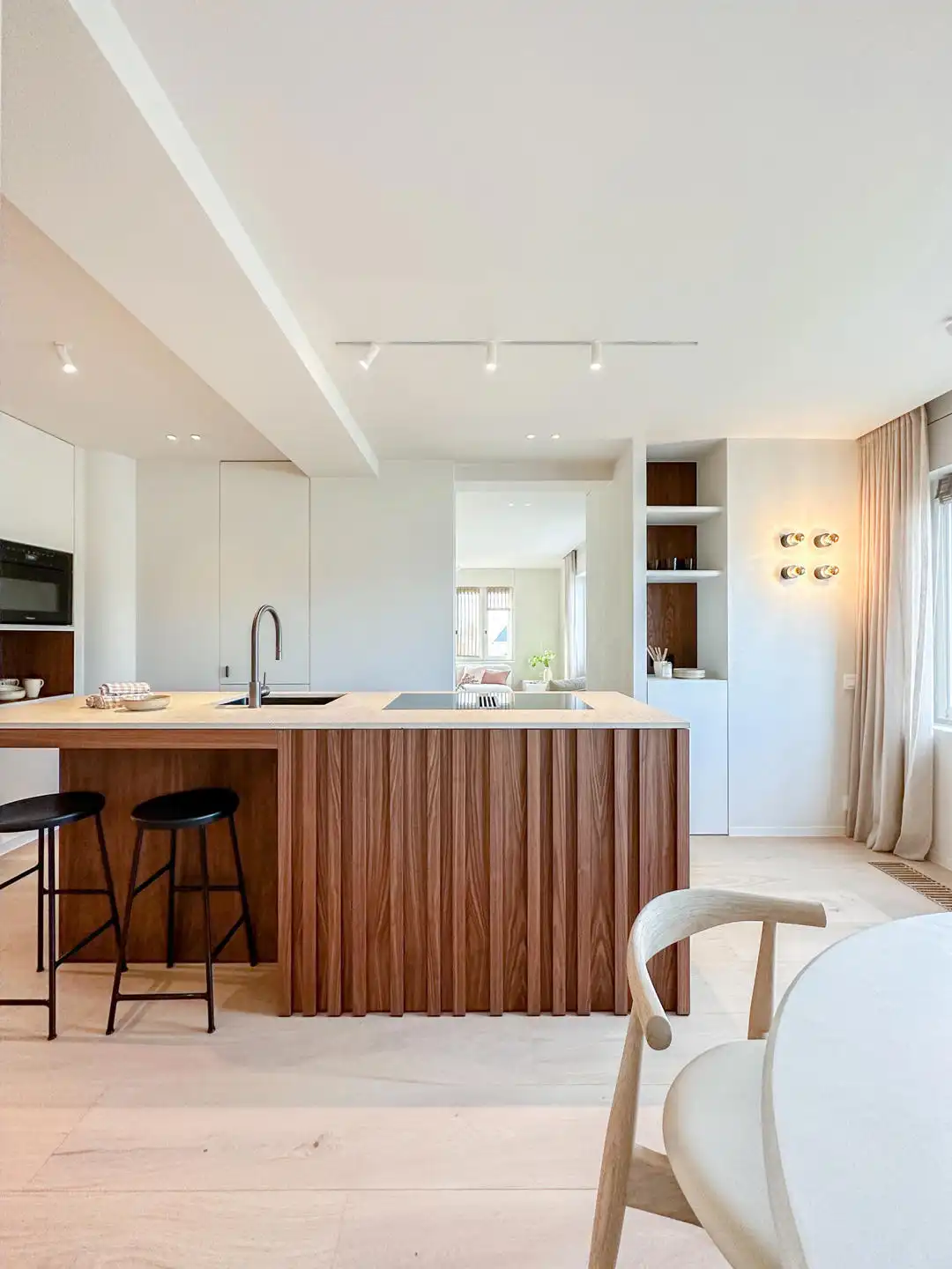 Uitzonderlijk mooi, tijdloos GERENOVEERD 4-slpk. appartement foto 24