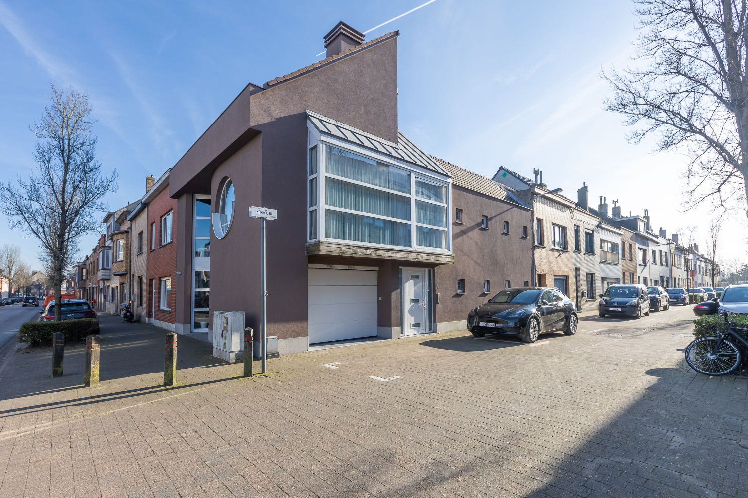 Ruime Bel-etage woning in Oostende foto {{pictureIndex}}