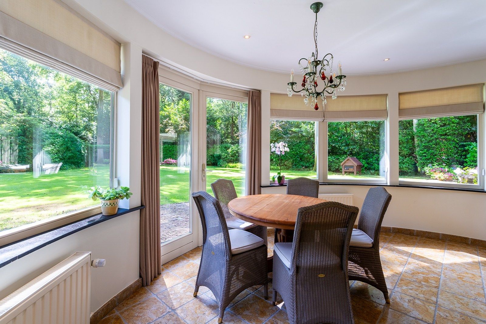 Charmante rietgedekte villa in bosrijke omgeving foto 17