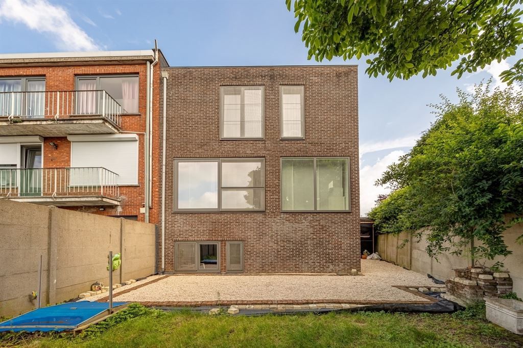 Uitzonderlijk ruime woning met veel mogelijkheden foto 8