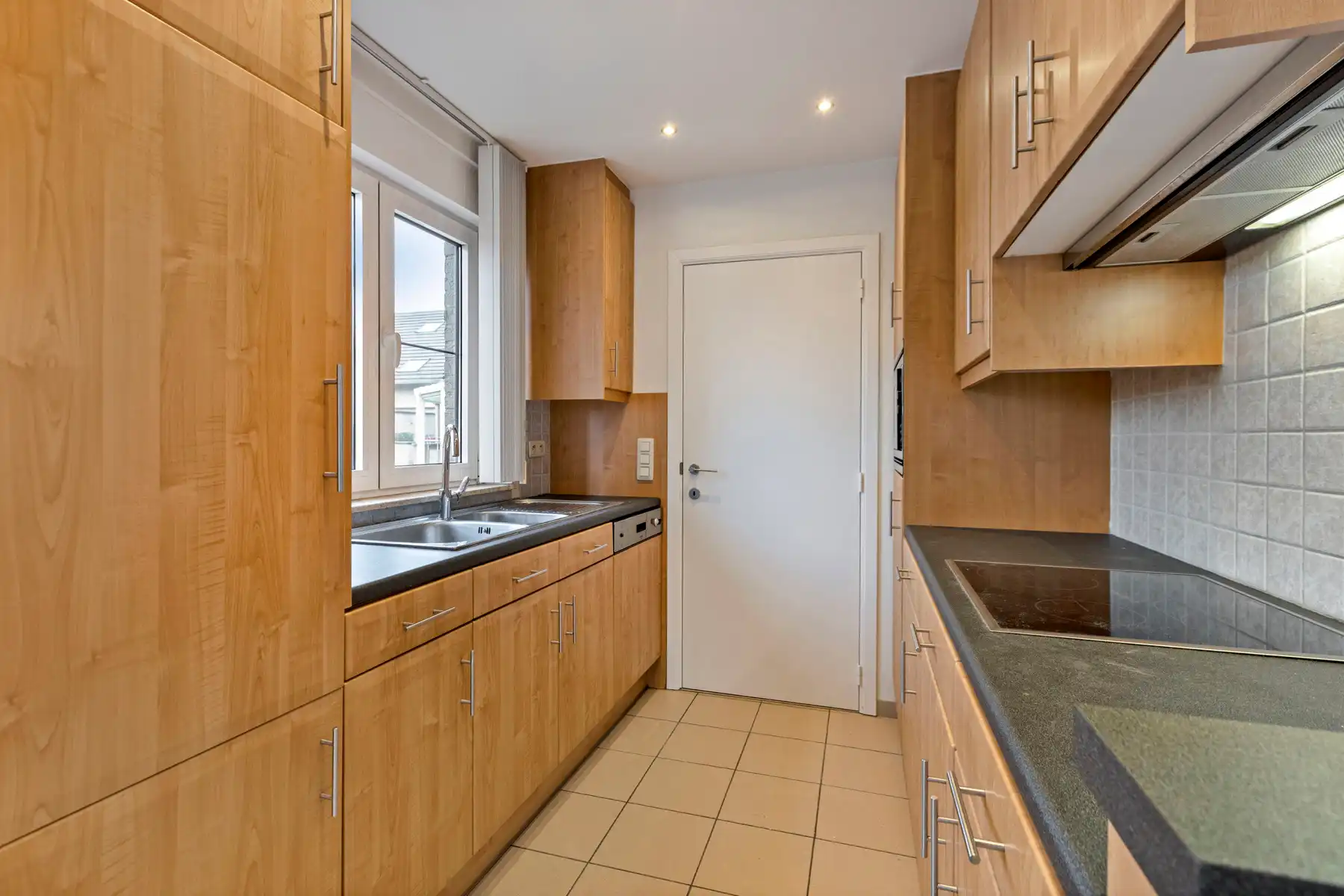 Zuid gelegen appartement met 2 slaapkamers + 2 parkings+2 bergings foto 11